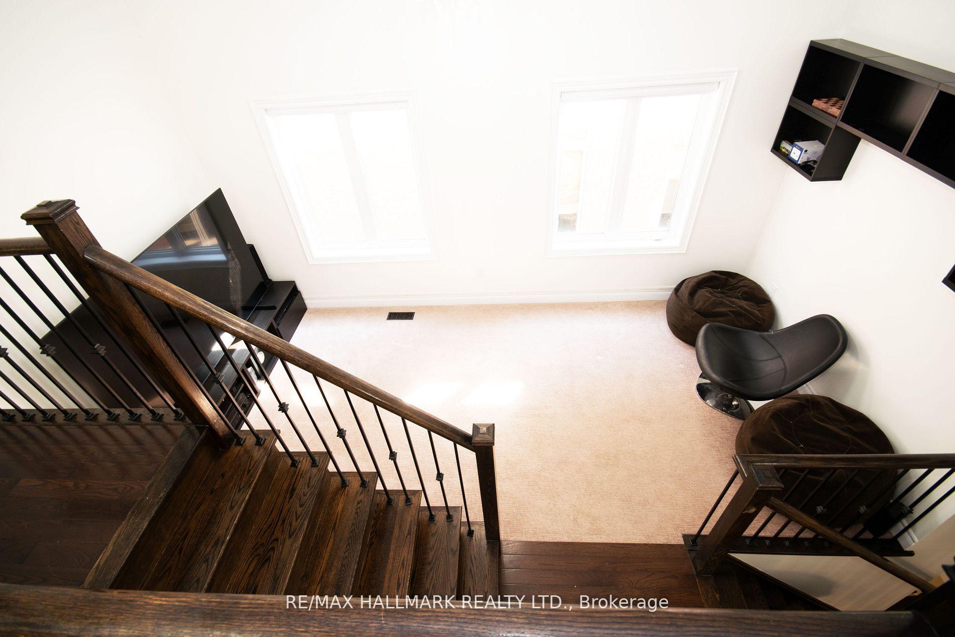 Photo 36 of 128 Wolf Creek Crescent, Vaughan, Patterson — HOMEH