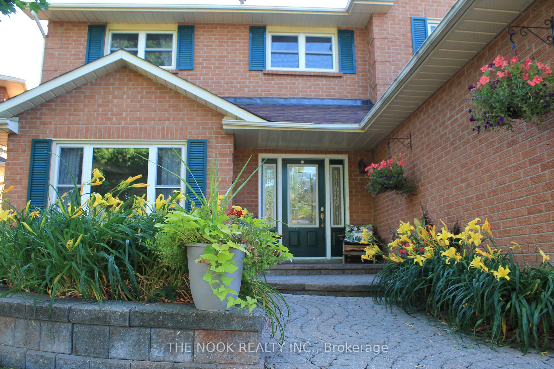 Photo 3 of 42 Robinson Crescent, Whitby, Pringle Creek — HOMEH