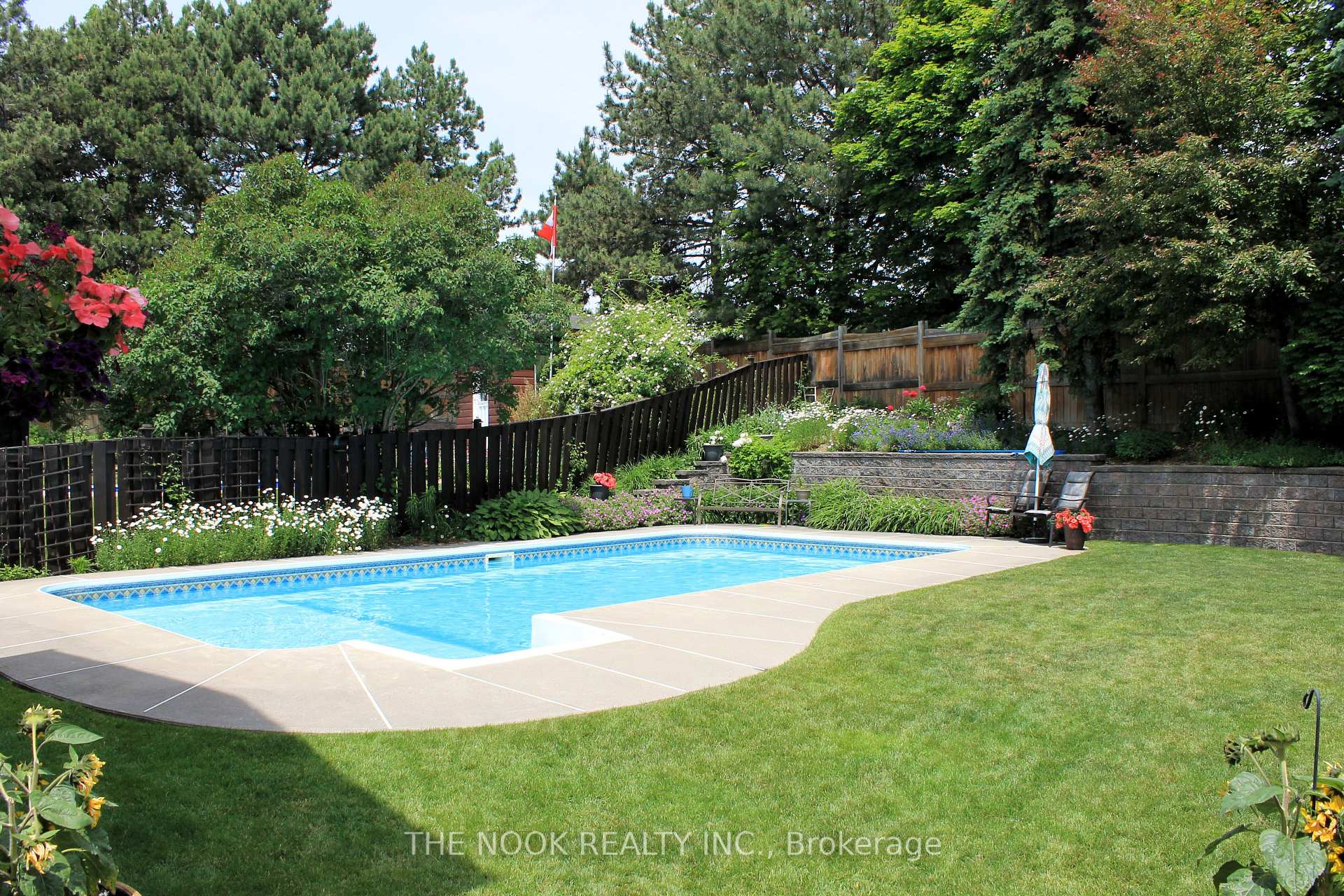 Photo 43 of 42 Robinson Crescent, Whitby, Pringle Creek — HOMEH
