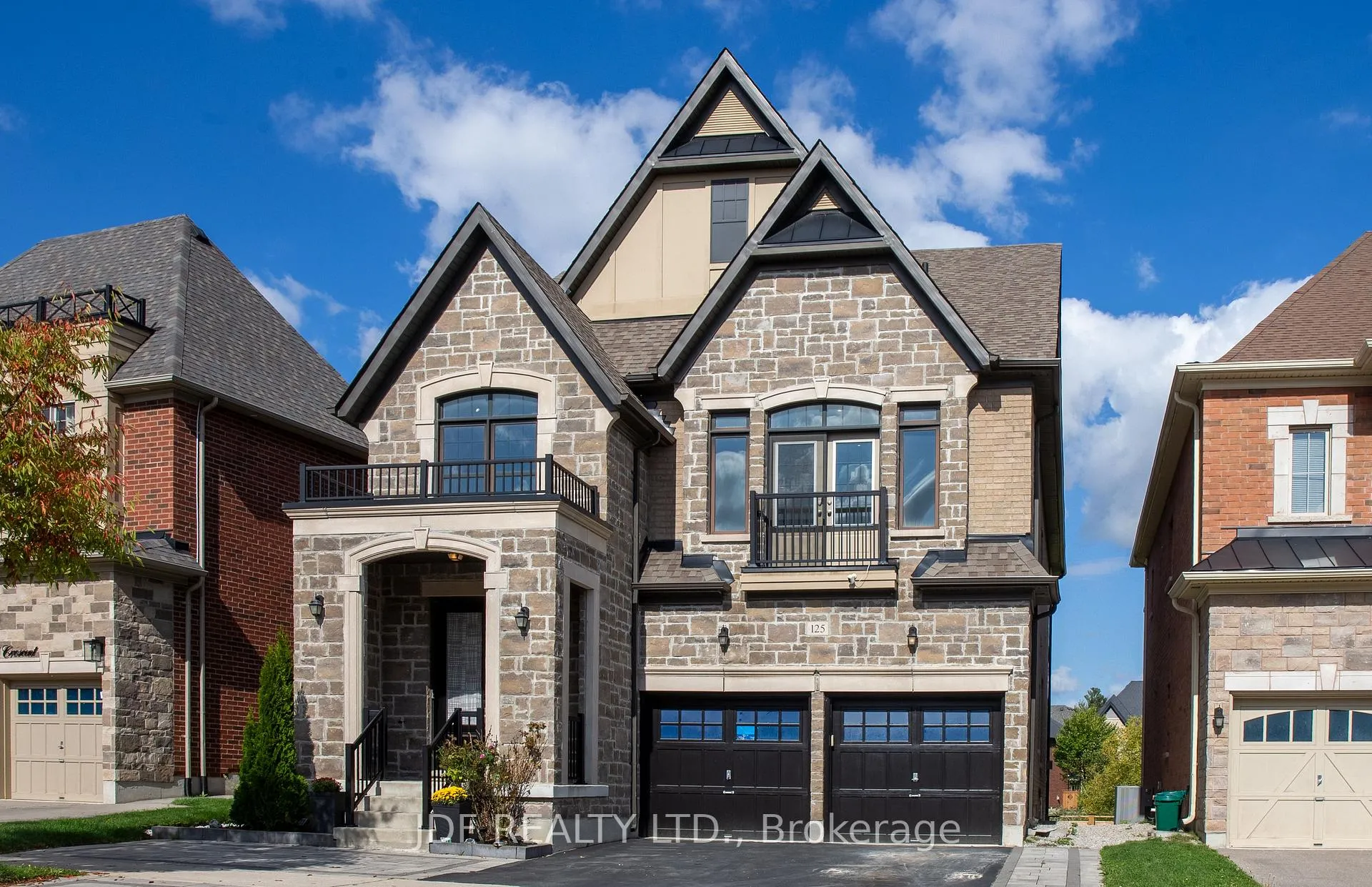Front of 125 Cranbrook Crescent