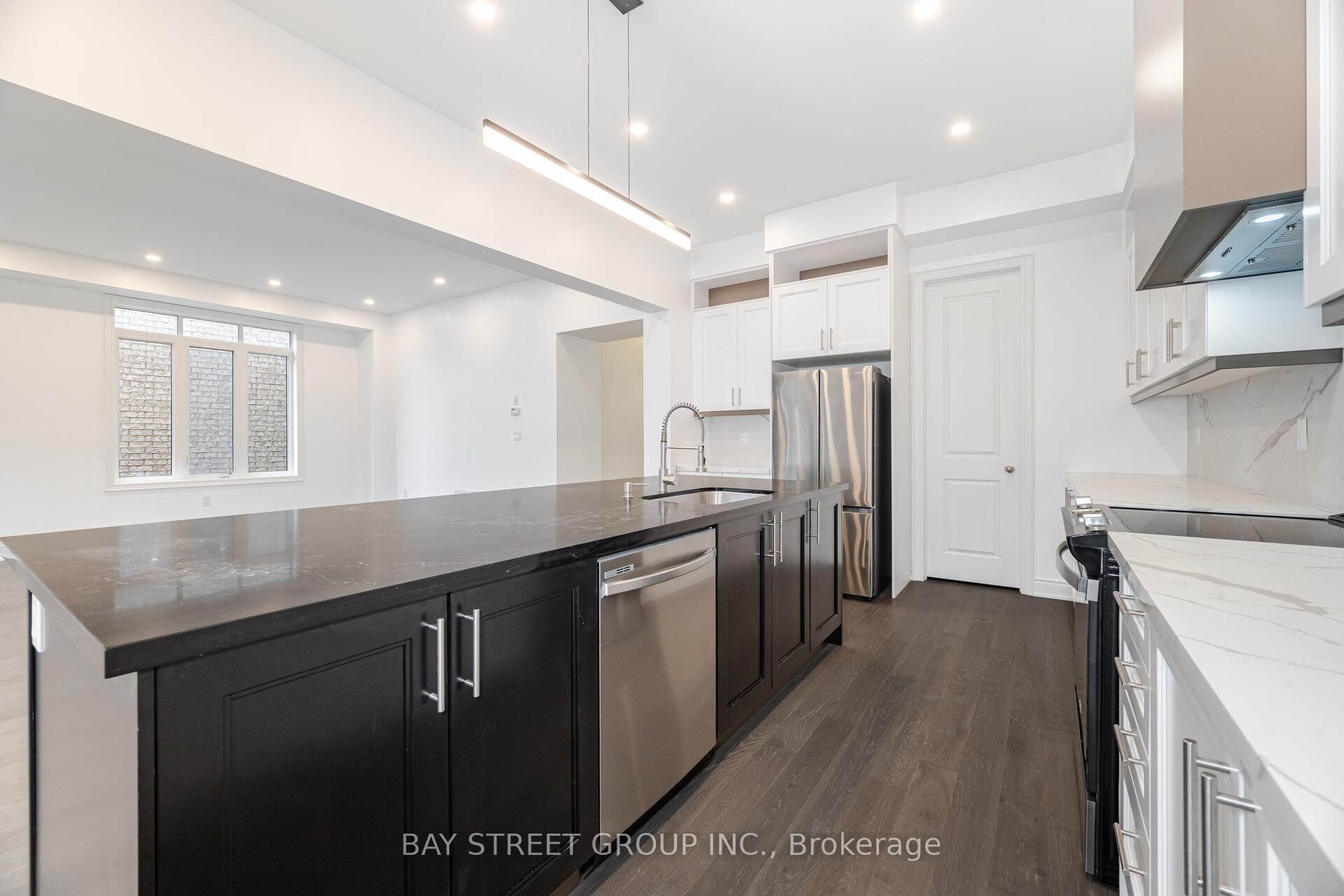 Photo 8 of 339 Mactier Drive, Vaughan, Kleinburg — HOMEH