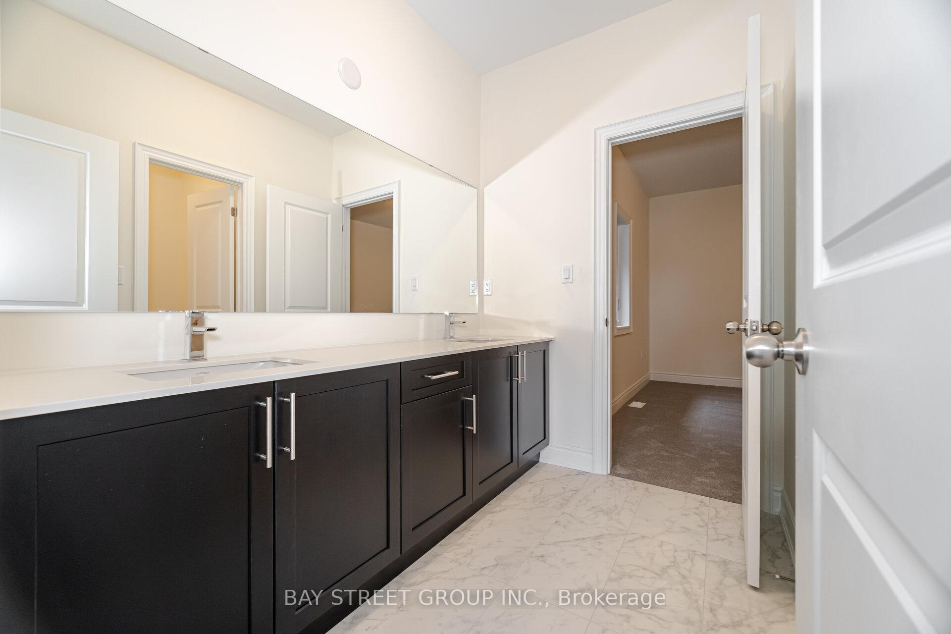 Photo 32 of 339 Mactier Drive, Vaughan, Kleinburg — HOMEH