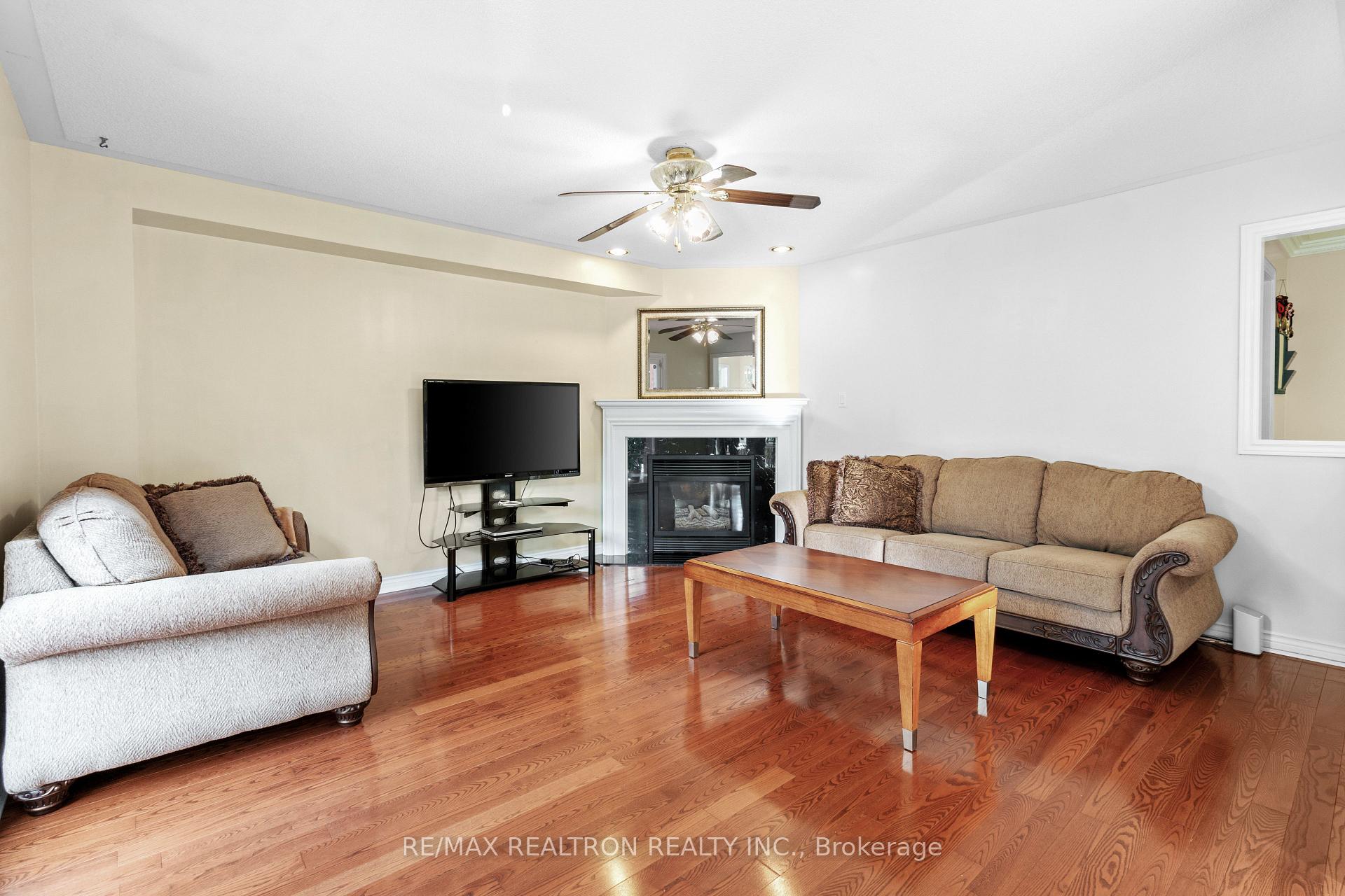 Photo 15 of 56 Sadot Court, Vaughan, Beverley Glen — HOMEH
