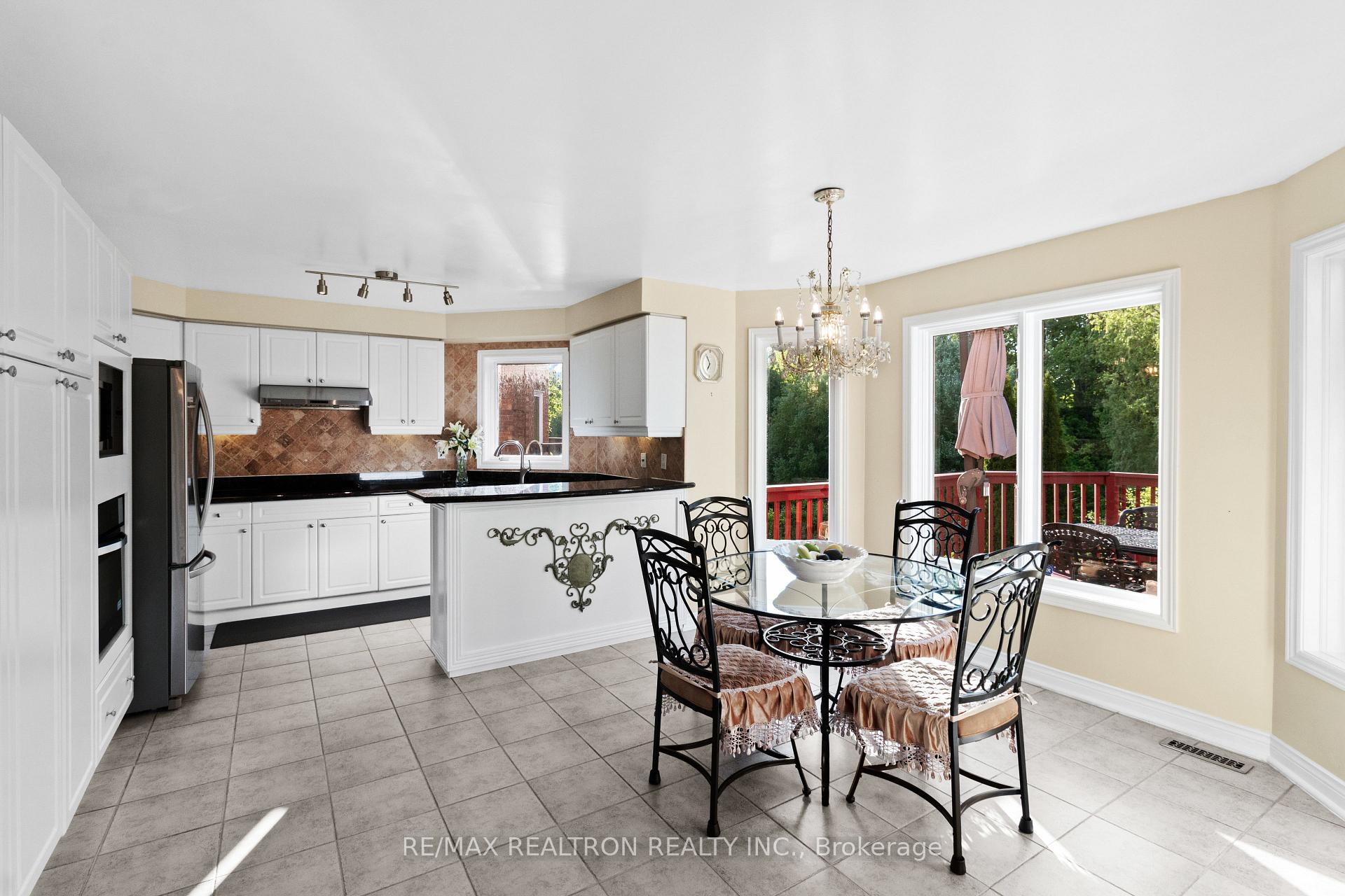 Photo 17 of 56 Sadot Court, Vaughan, Beverley Glen — HOMEH