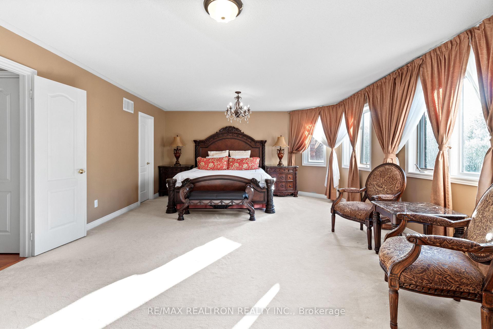 Photo 22 of 56 Sadot Court, Vaughan, Beverley Glen — HOMEH