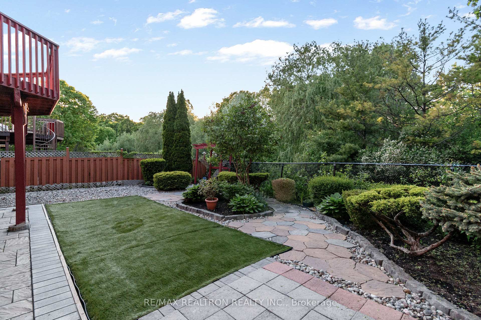 Photo 32 of 56 Sadot Court, Vaughan, Beverley Glen — HOMEH