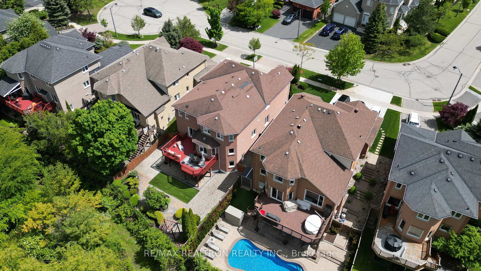 Photo 37 of 56 Sadot Court, Vaughan, Beverley Glen — HOMEH