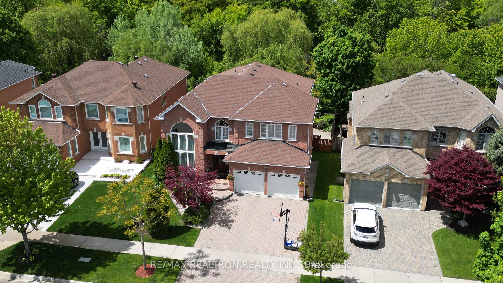 Photo 38 of 56 Sadot Court, Vaughan, Beverley Glen — HOMEH