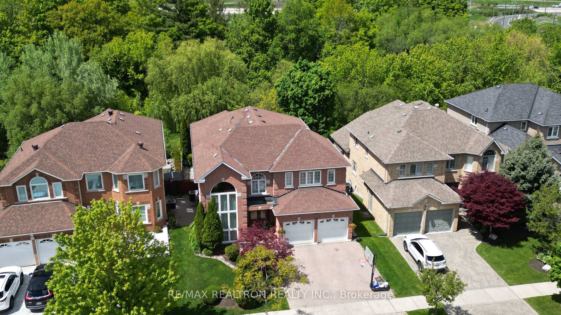 Photo 40 of 56 Sadot Court, Vaughan, Beverley Glen — HOMEH