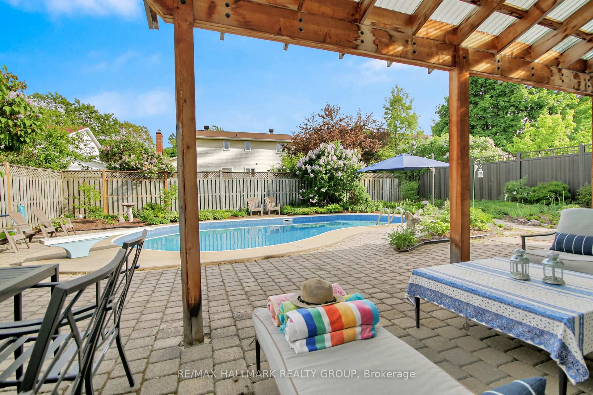 Photo 3 of 1352 Baden Avenue, Ottawa, Emerald Woods/Sawmill Creek — HOMEH