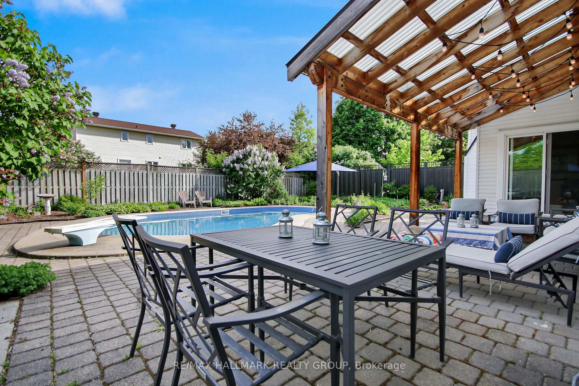 Photo 4 of 1352 Baden Avenue, Ottawa, Emerald Woods/Sawmill Creek — HOMEH