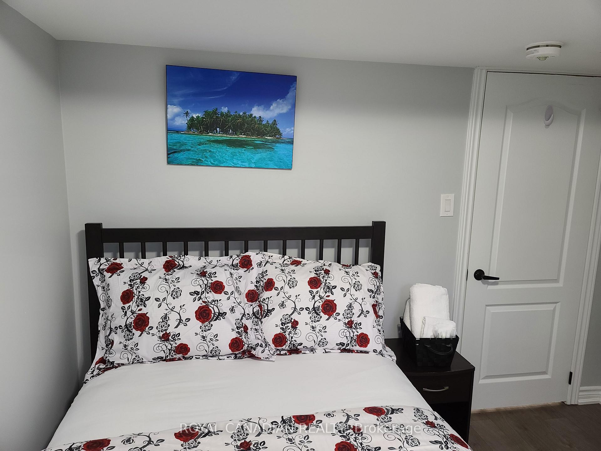 Photo 12 of 22 Bach Avenue N, Whitby, Rolling Acres — HOMEH