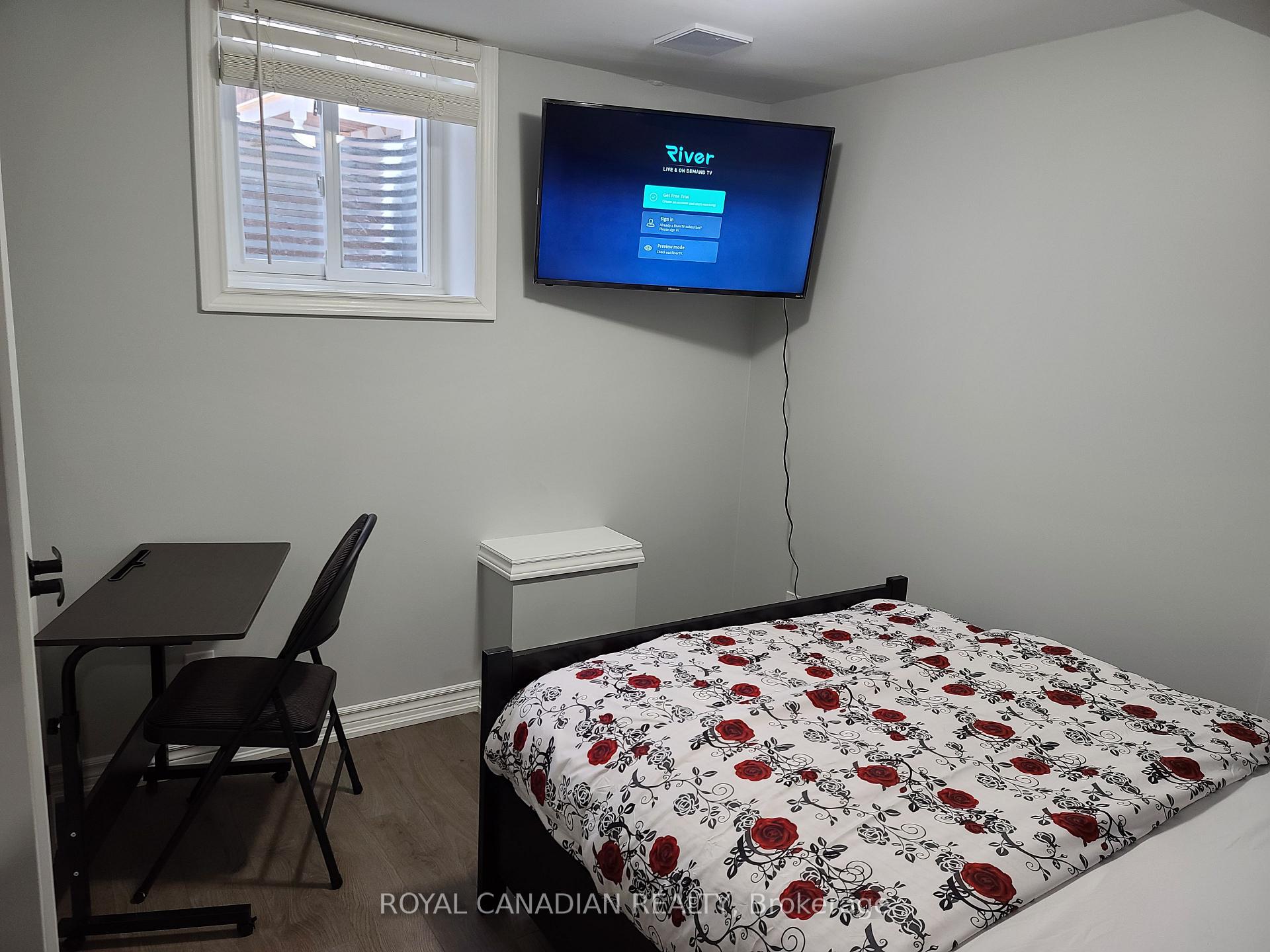 Photo 13 of 22 Bach Avenue N, Whitby, Rolling Acres — HOMEH