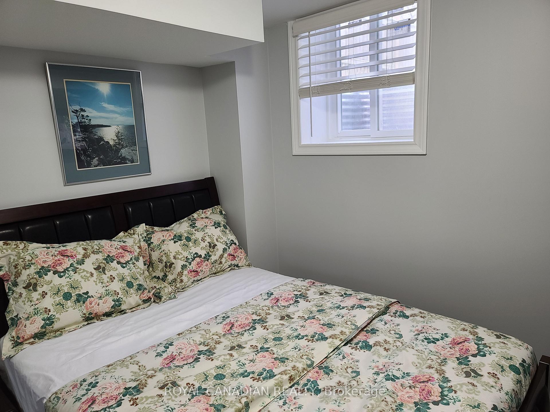 Photo 18 of 22 Bach Avenue N, Whitby, Rolling Acres — HOMEH