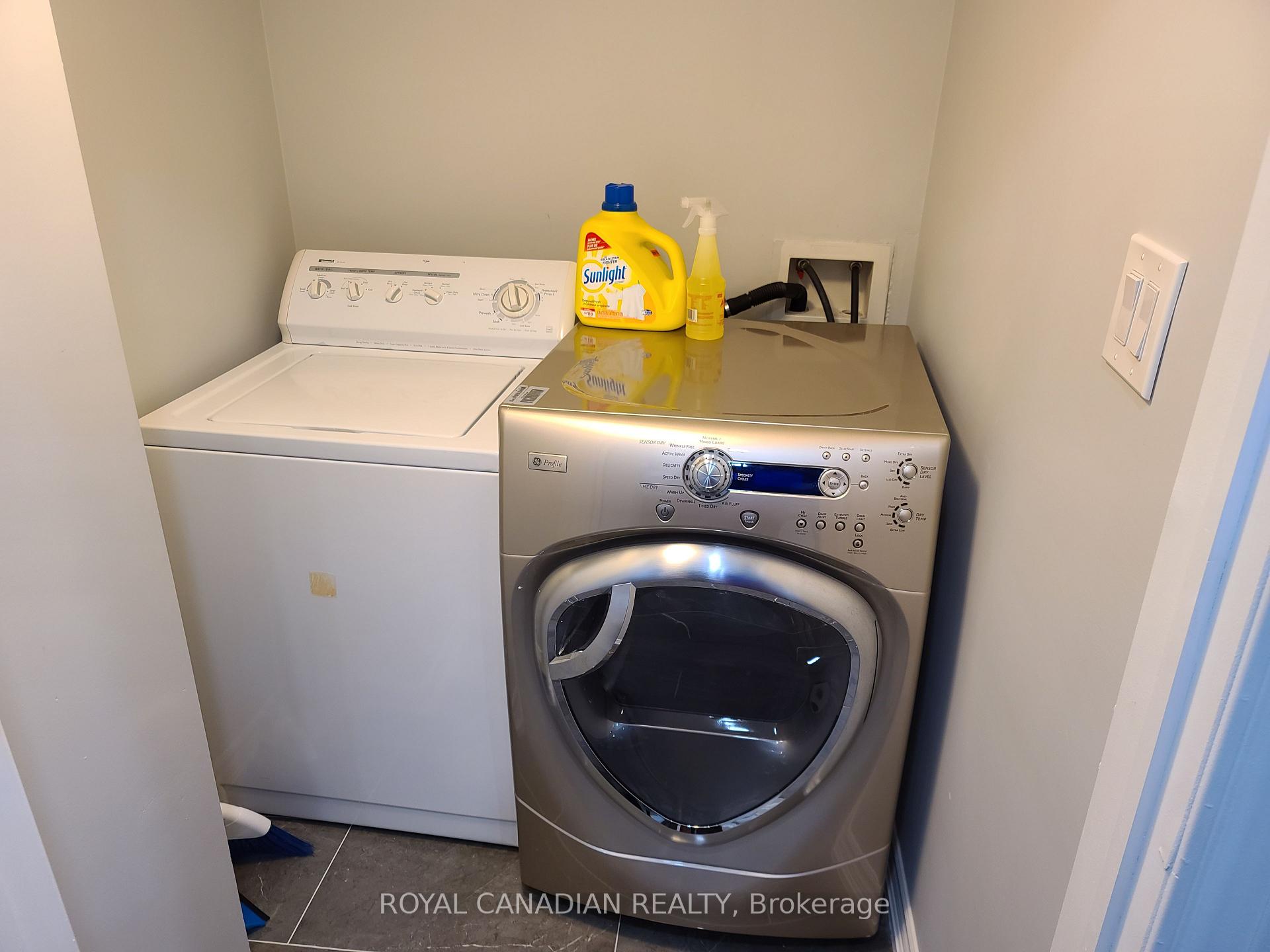 Photo 29 of 22 Bach Avenue N, Whitby, Rolling Acres — HOMEH