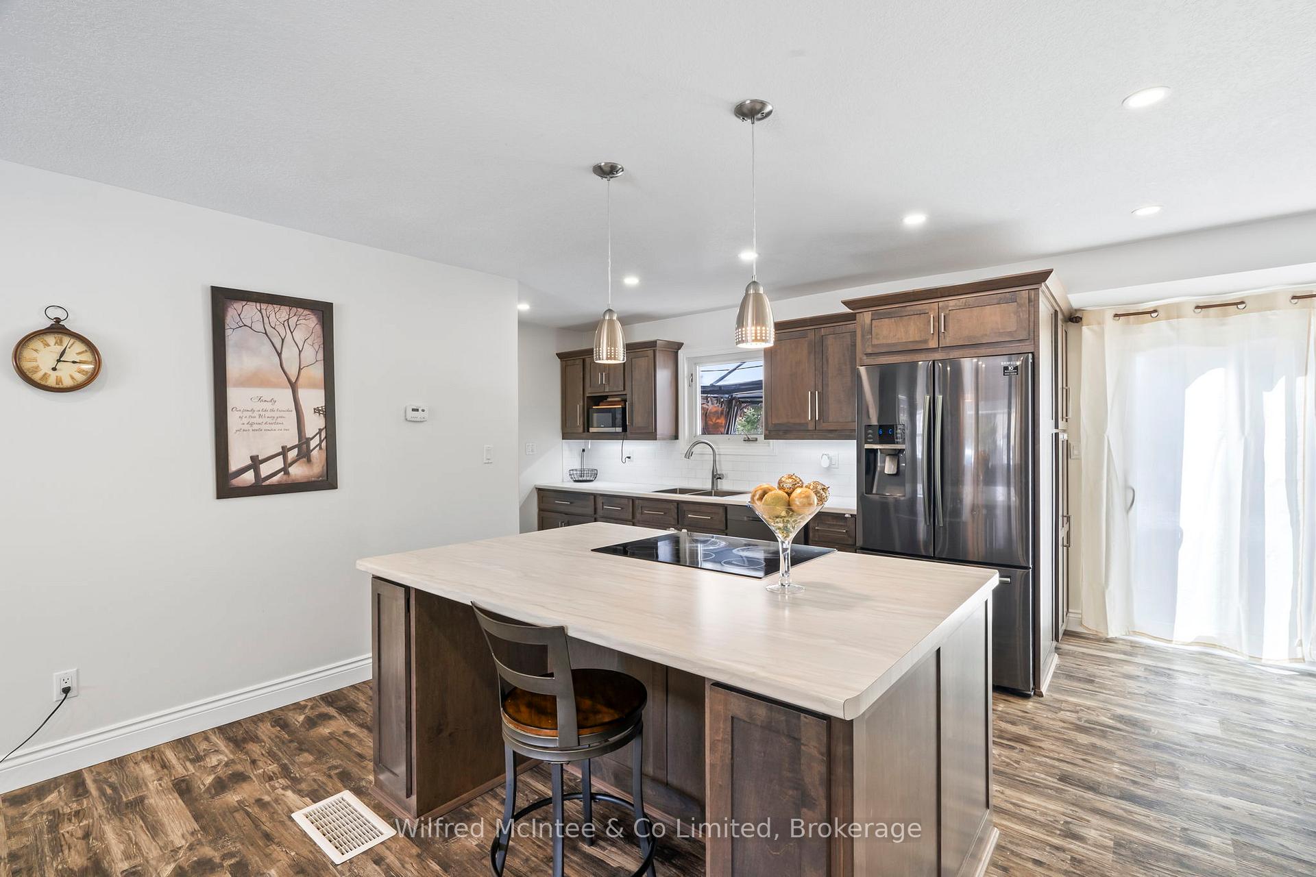 Photo 17 of 558 Queen Street N, Arran-Elderslie — HOMEH