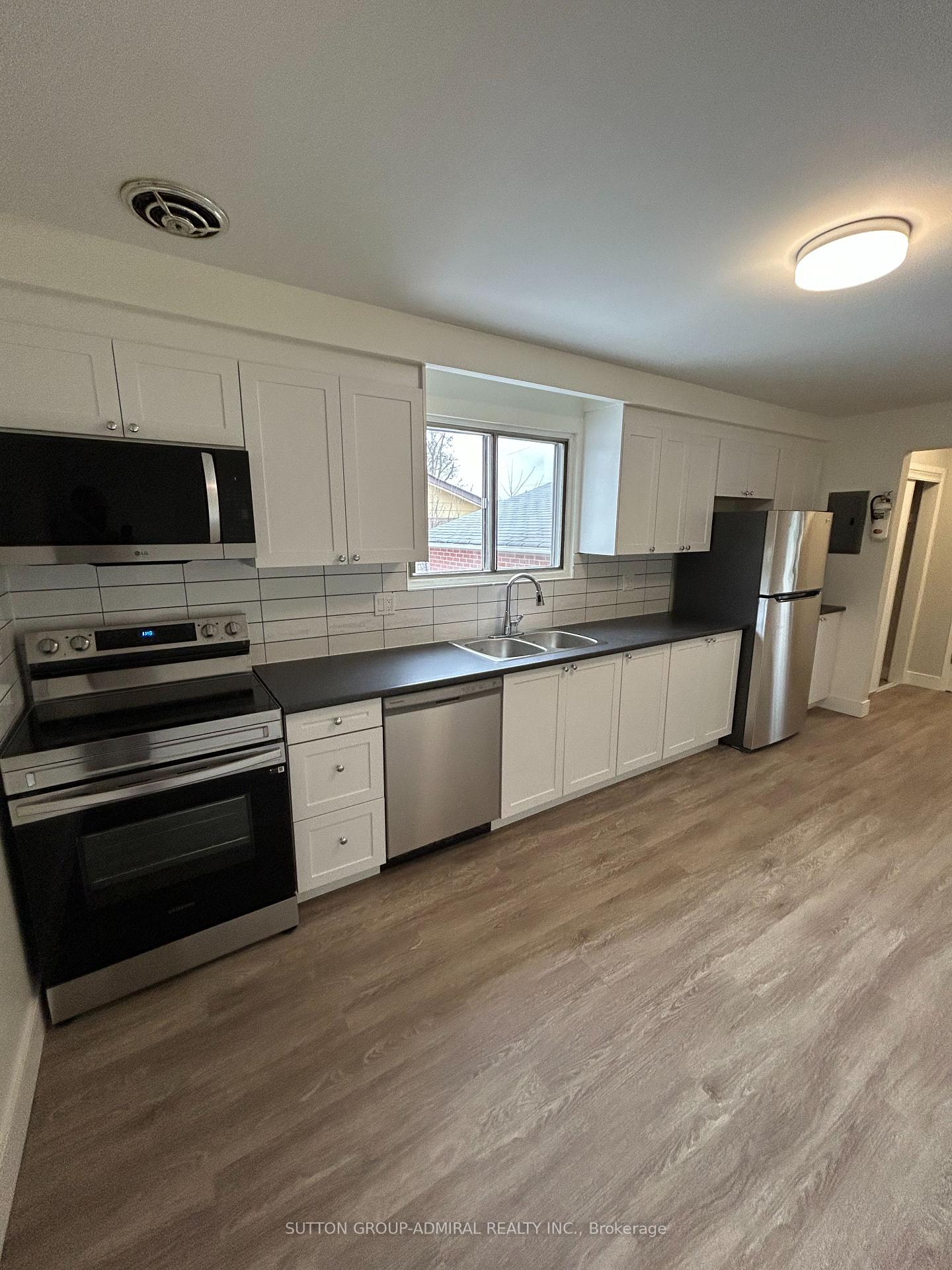 Photo 3 of Unit 2, 753 Cochrane Street, Whitby, Downtown Whitby — HOMEH