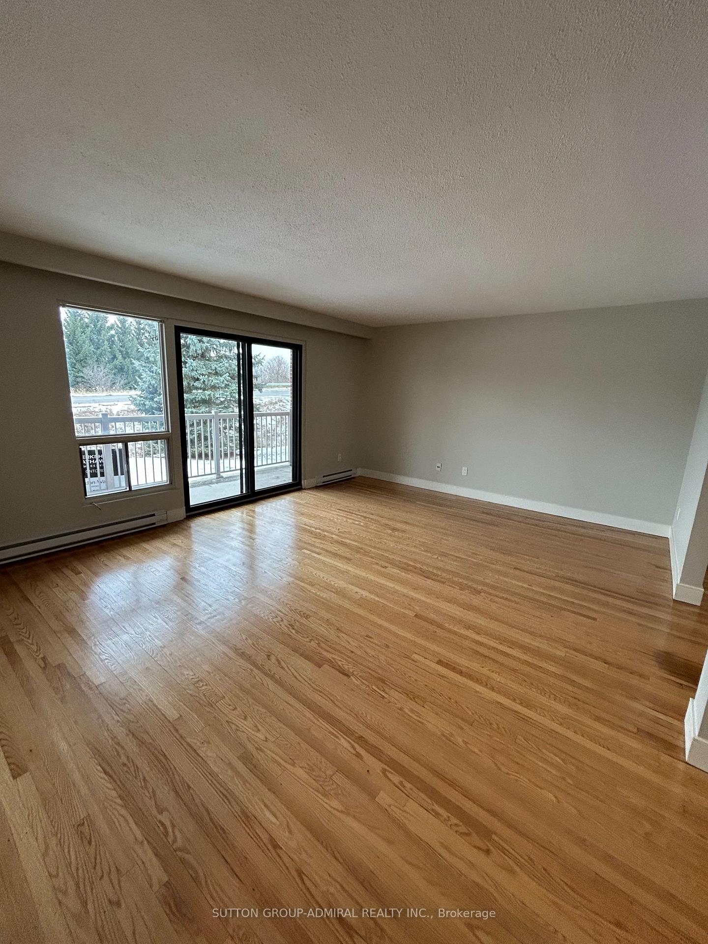 Photo 4 of Unit 2, 753 Cochrane Street, Whitby, Downtown Whitby — HOMEH