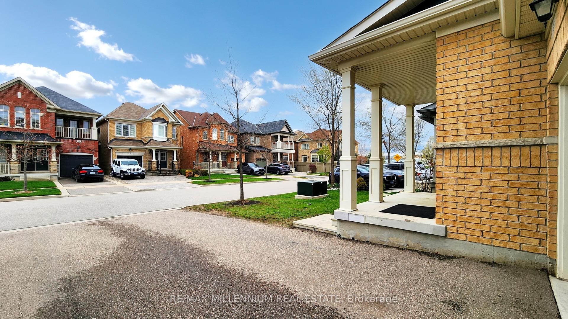 Photo 2 of 55 Dunedin Drive, Vaughan, Kleinburg — HOMEH