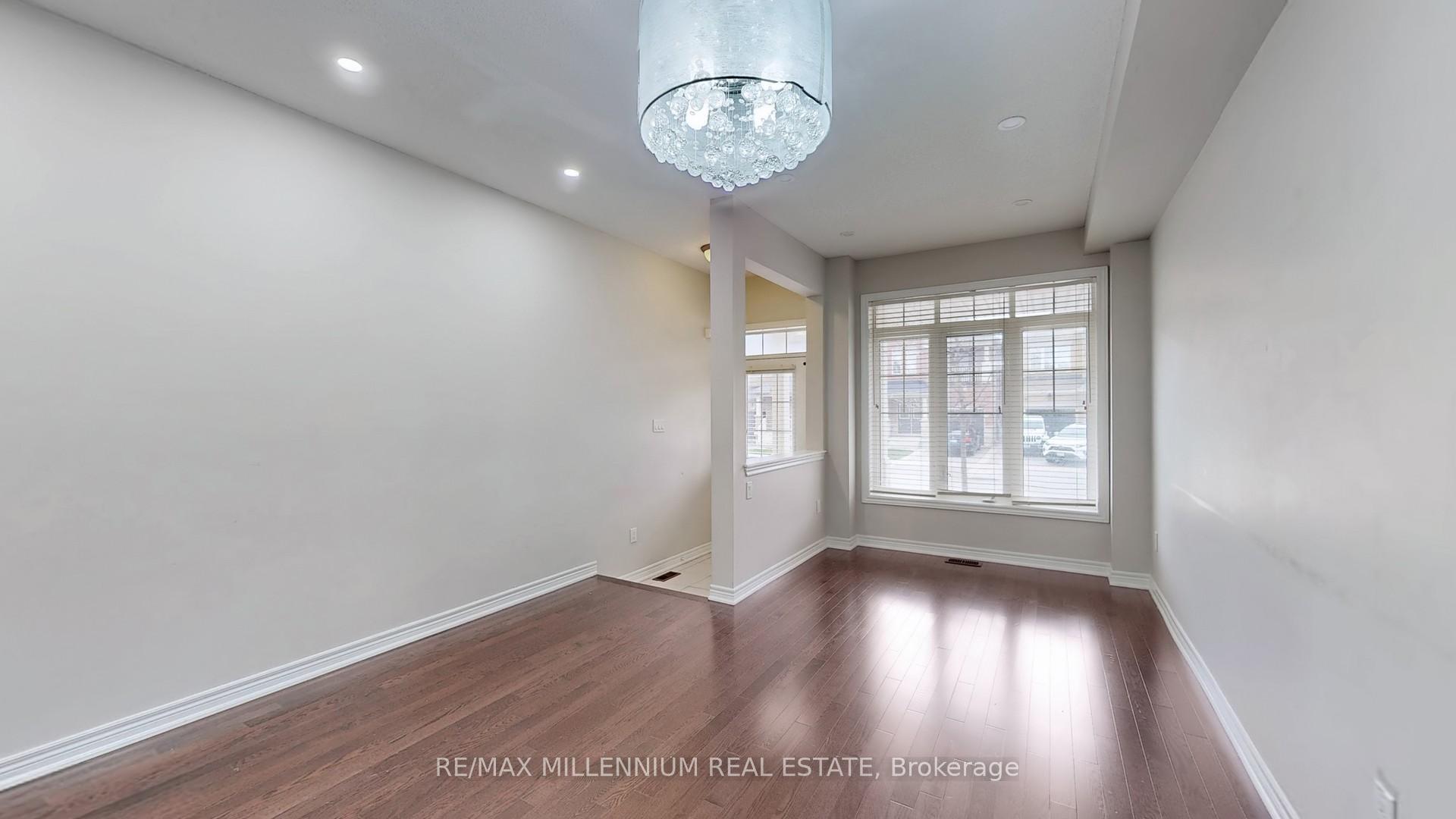 Photo 4 of 55 Dunedin Drive, Vaughan, Kleinburg — HOMEH