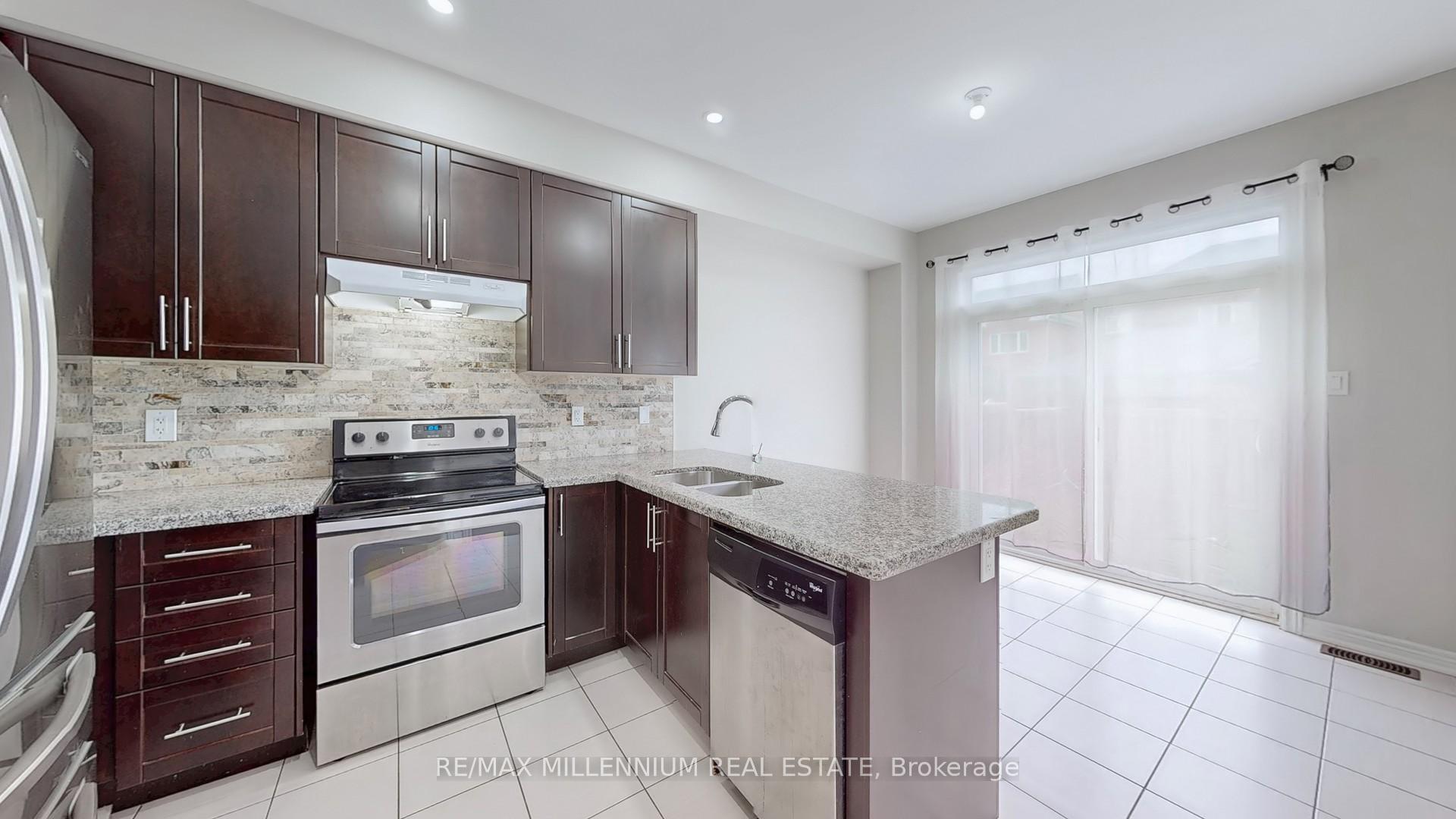 Photo 10 of 55 Dunedin Drive, Vaughan, Kleinburg — HOMEH