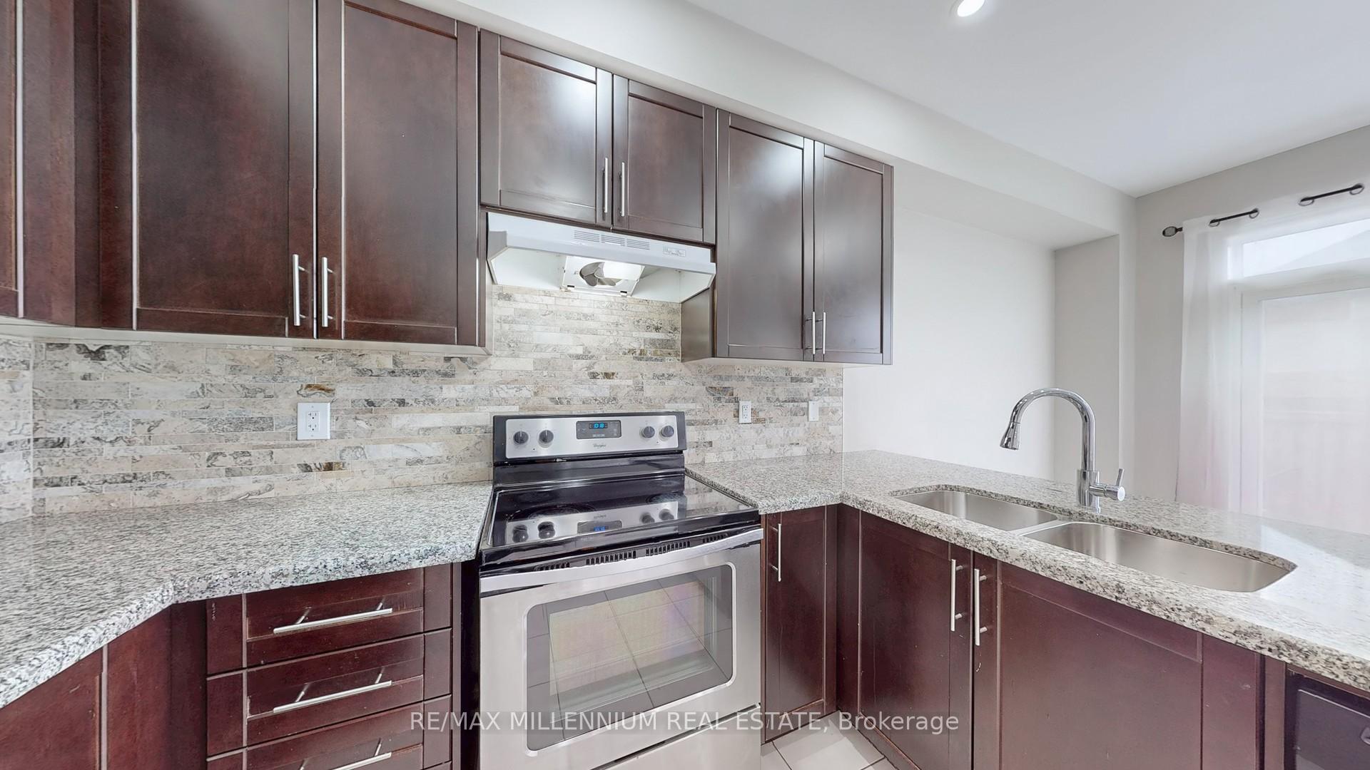 Photo 11 of 55 Dunedin Drive, Vaughan, Kleinburg — HOMEH