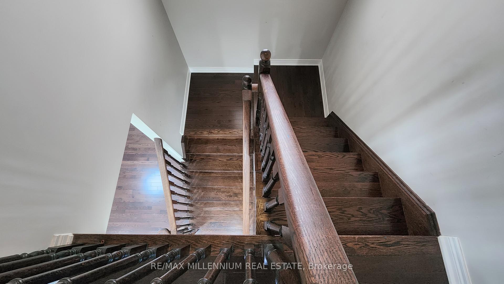Photo 13 of 55 Dunedin Drive, Vaughan, Kleinburg — HOMEH