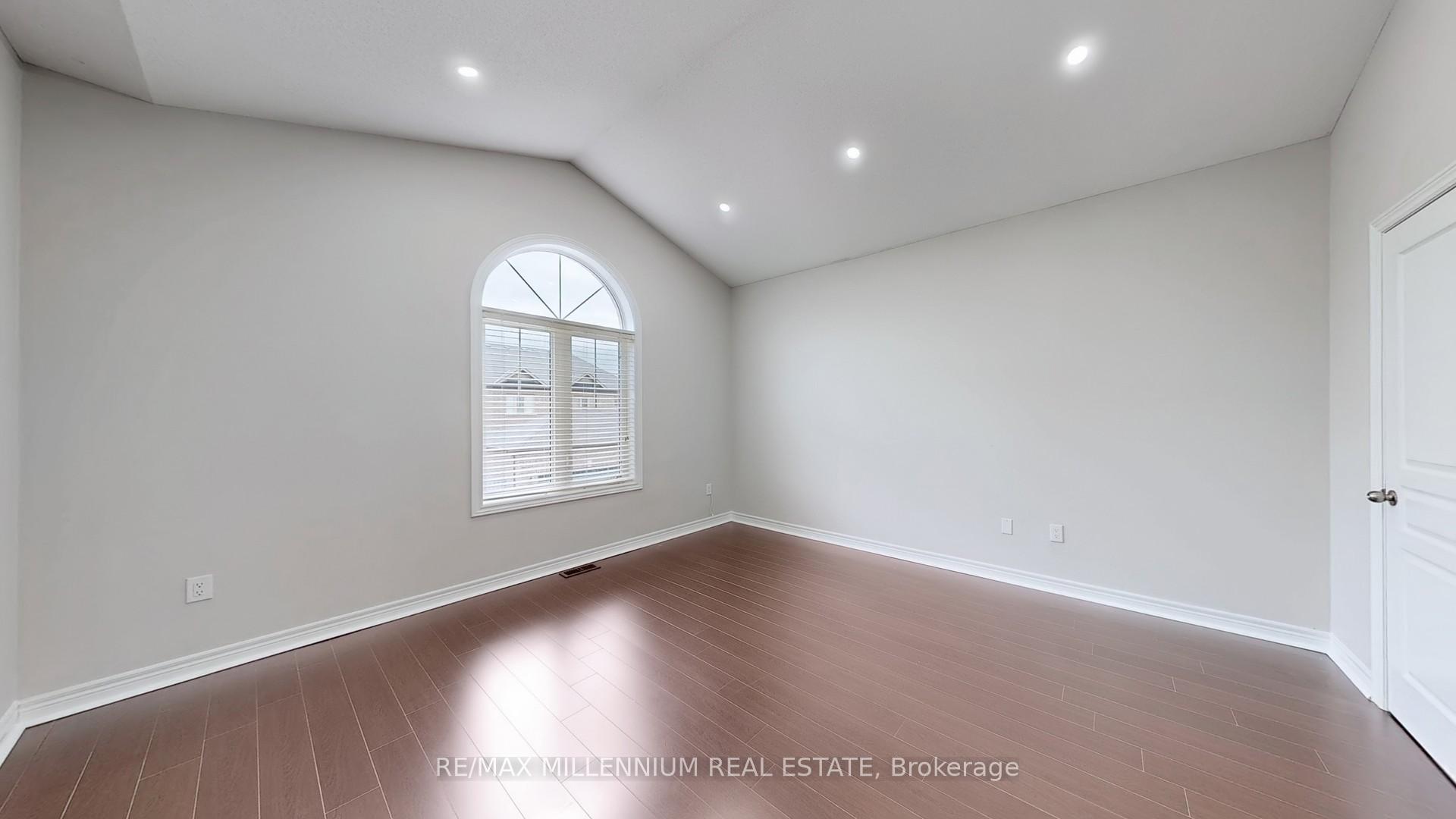 Photo 14 of 55 Dunedin Drive, Vaughan, Kleinburg — HOMEH