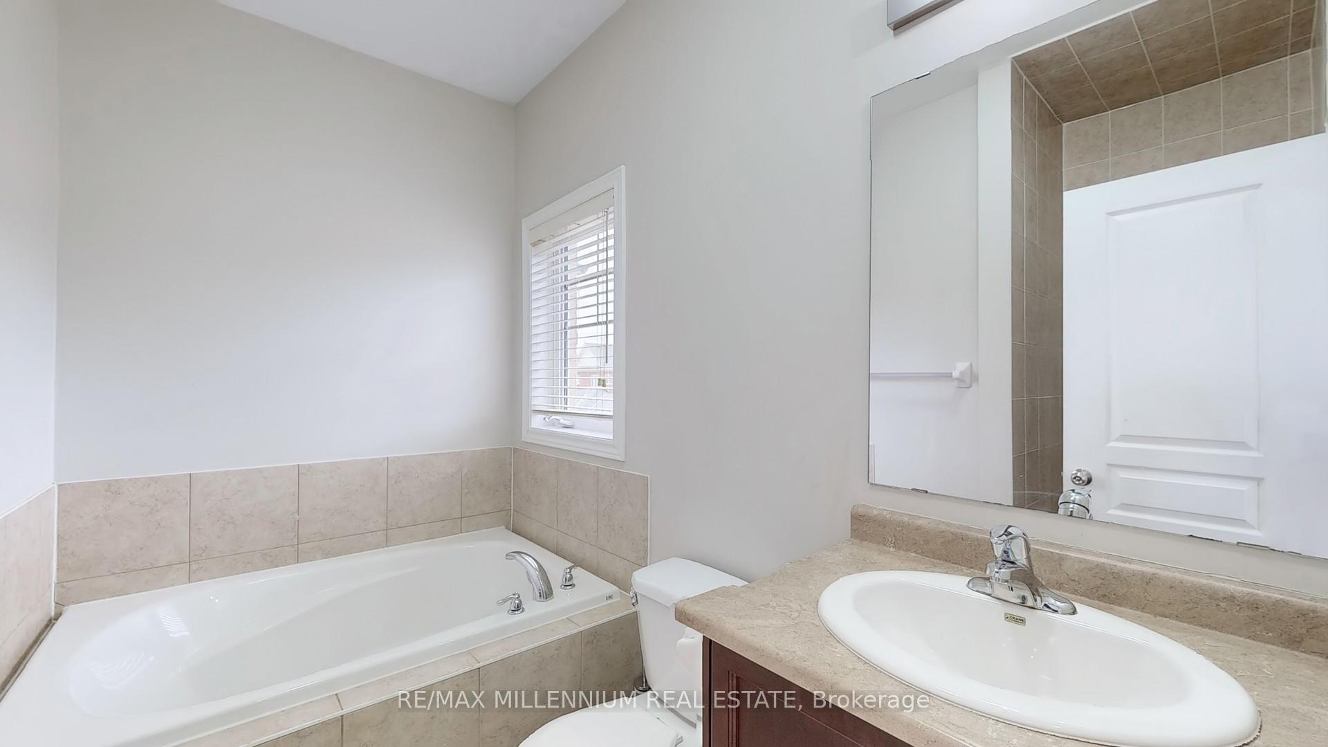 Photo 17 of 55 Dunedin Drive, Vaughan, Kleinburg — HOMEH