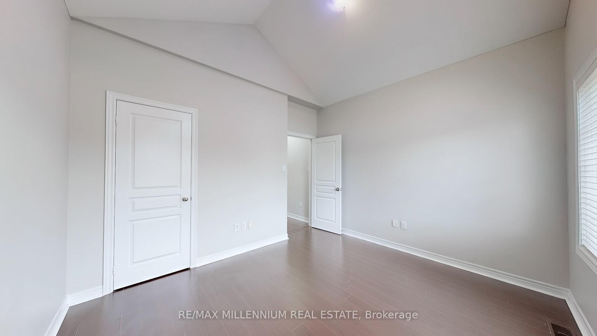 Photo 21 of 55 Dunedin Drive, Vaughan, Kleinburg — HOMEH