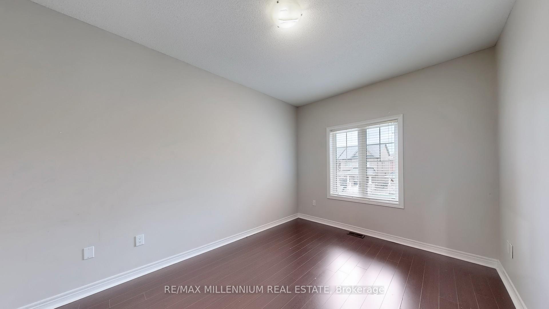 Photo 22 of 55 Dunedin Drive, Vaughan, Kleinburg — HOMEH