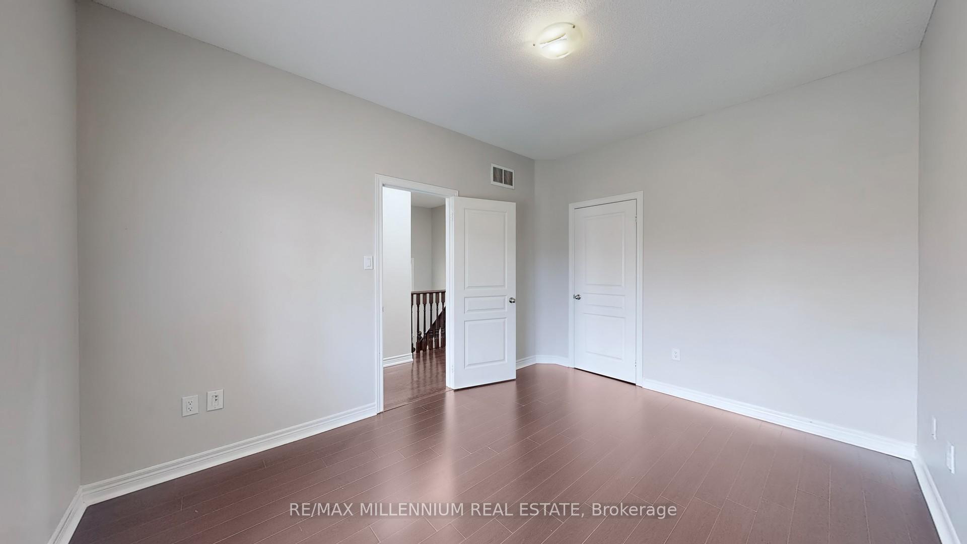 Photo 24 of 55 Dunedin Drive, Vaughan, Kleinburg — HOMEH