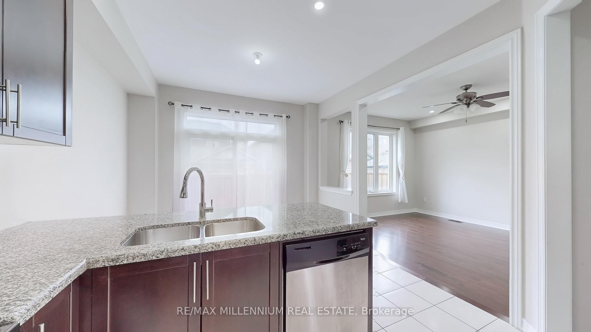 Photo 38 of 55 Dunedin Drive, Vaughan, Kleinburg — HOMEH