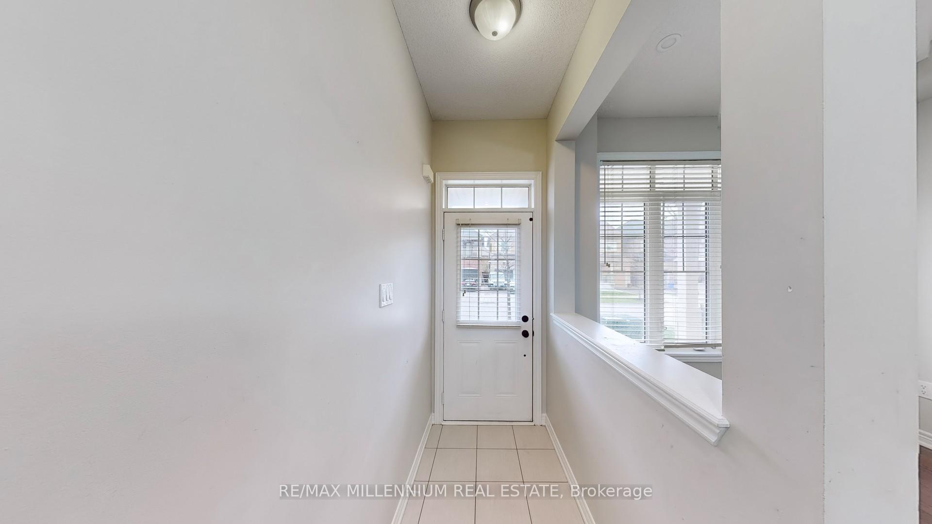 Photo 42 of 55 Dunedin Drive, Vaughan, Kleinburg — HOMEH