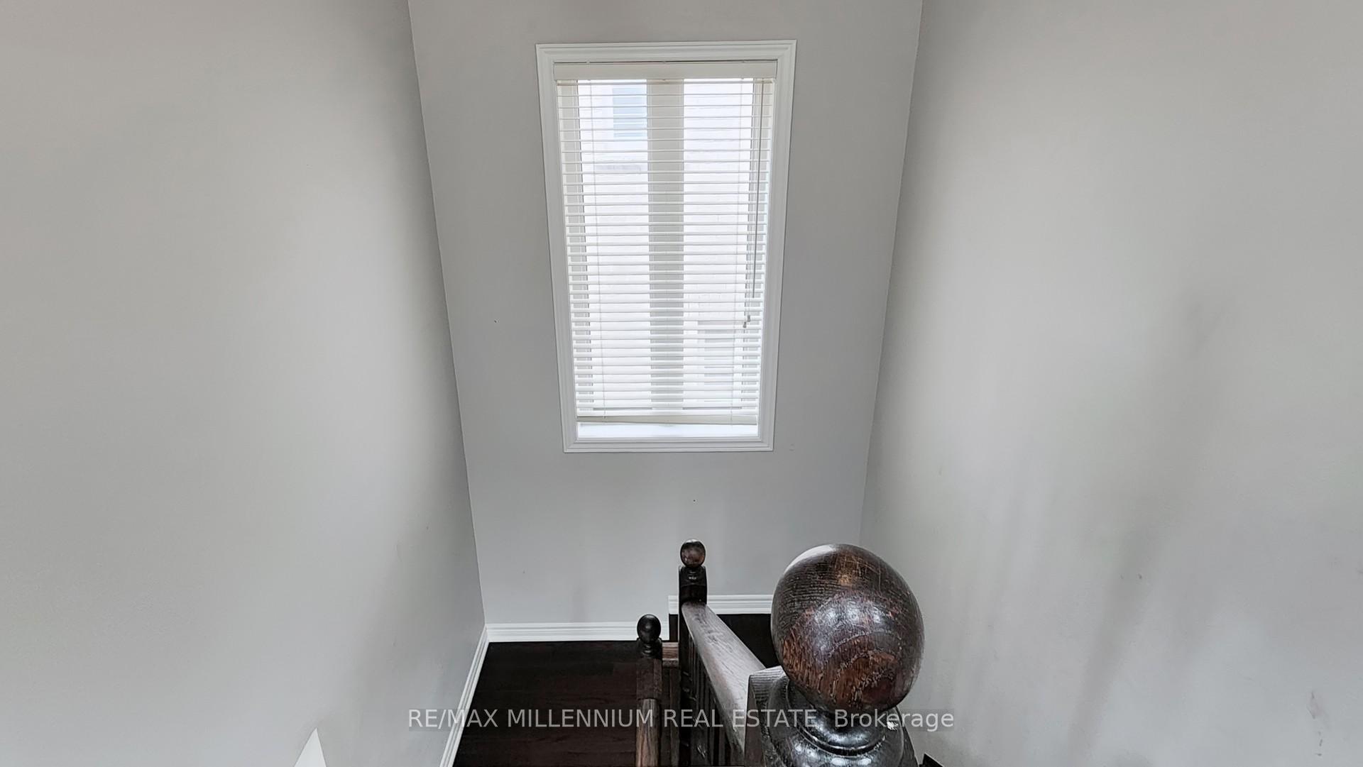 Photo 49 of 55 Dunedin Drive, Vaughan, Kleinburg — HOMEH