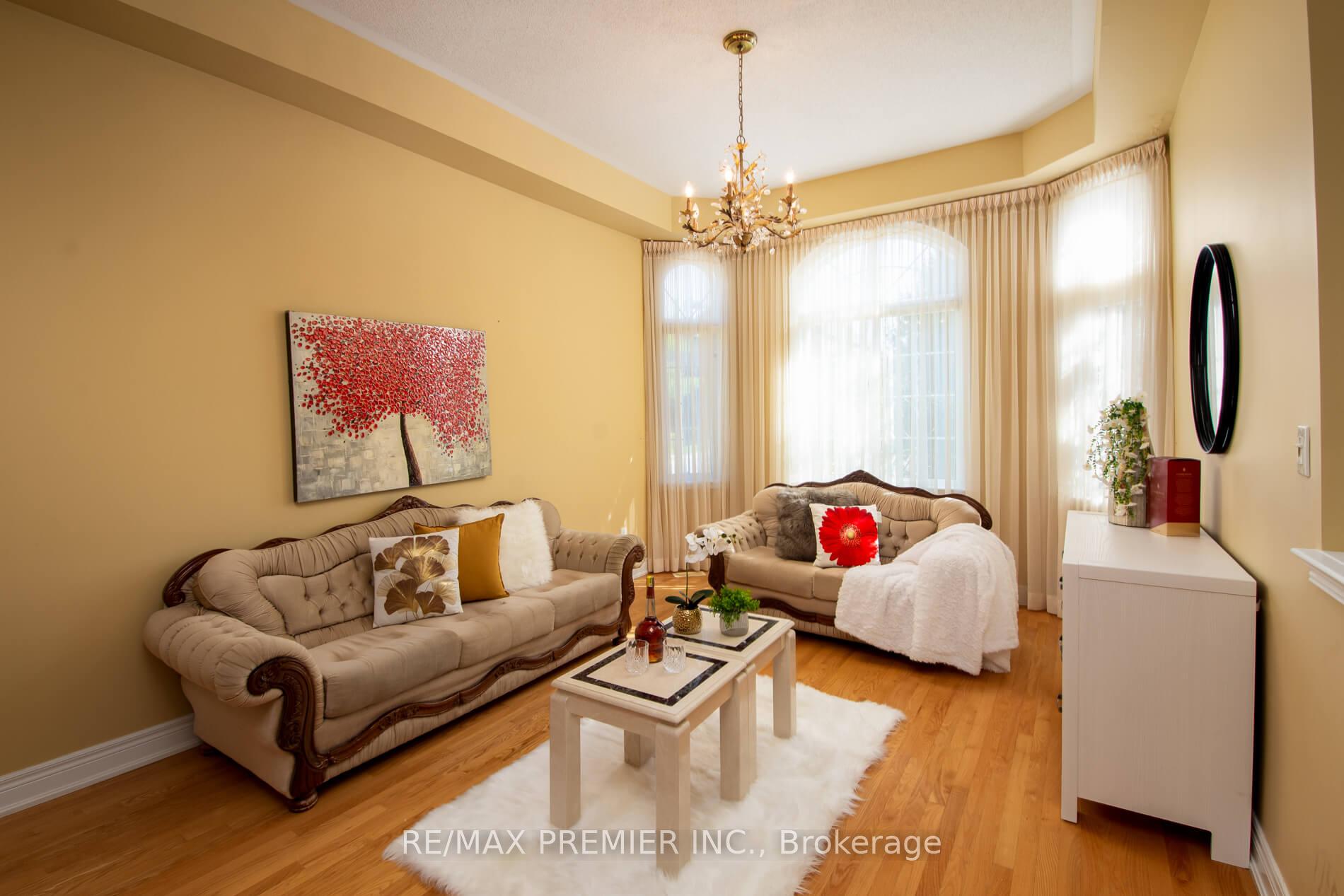 Photo 6 of 28 Timberwood Drive, Vaughan, Sonoma Heights — HOMEH
