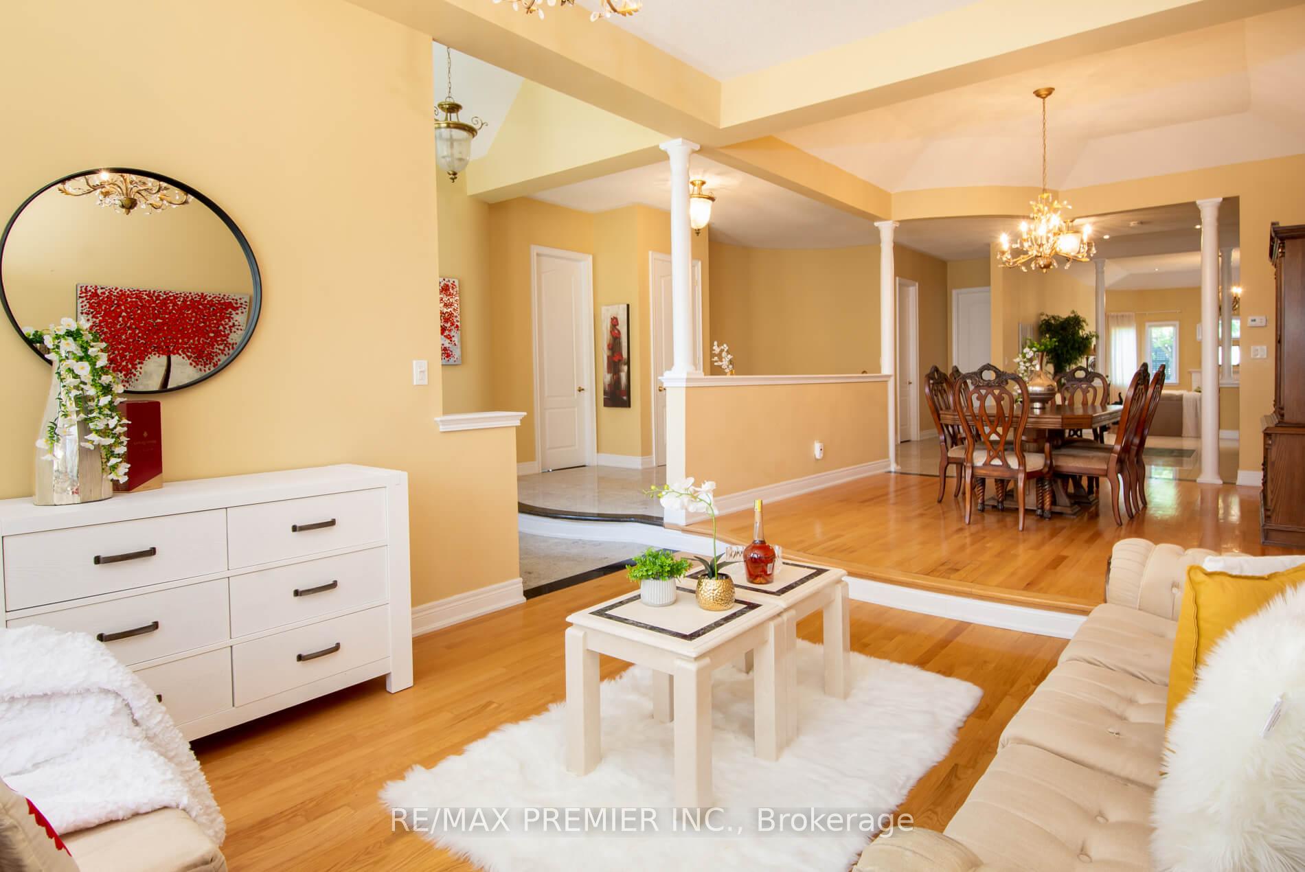 Photo 7 of 28 Timberwood Drive, Vaughan, Sonoma Heights — HOMEH