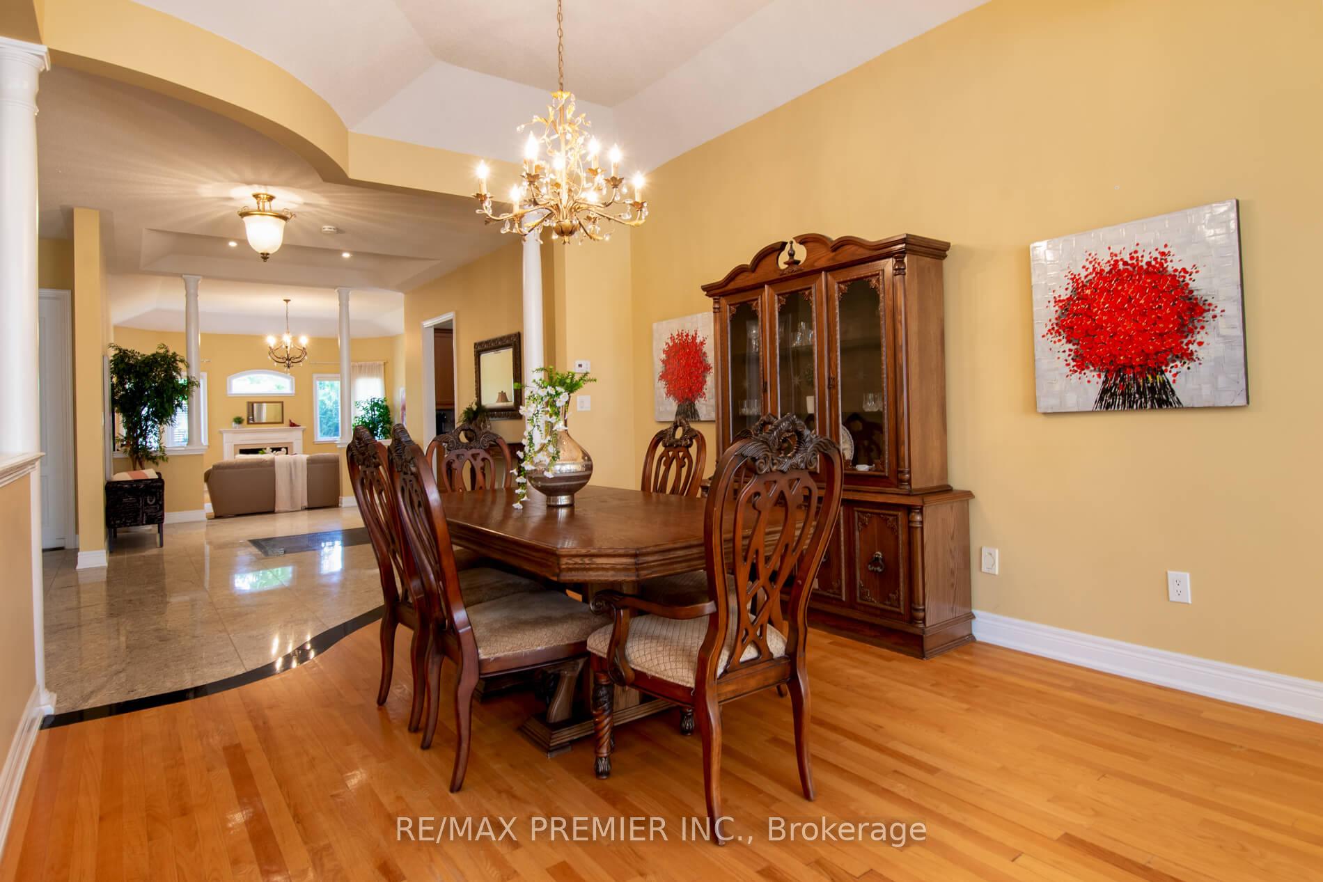 Photo 8 of 28 Timberwood Drive, Vaughan, Sonoma Heights — HOMEH