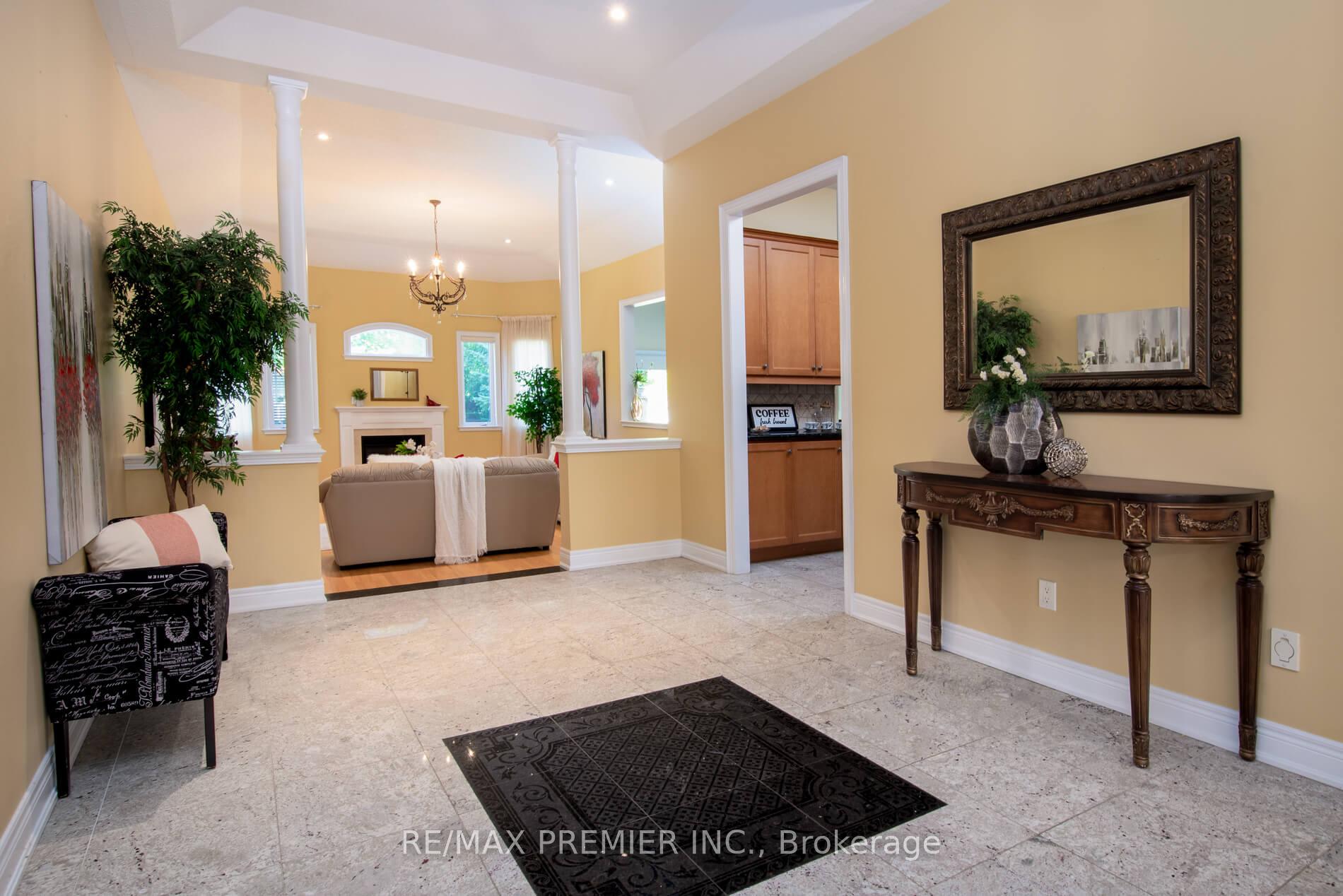 Photo 10 of 28 Timberwood Drive, Vaughan, Sonoma Heights — HOMEH