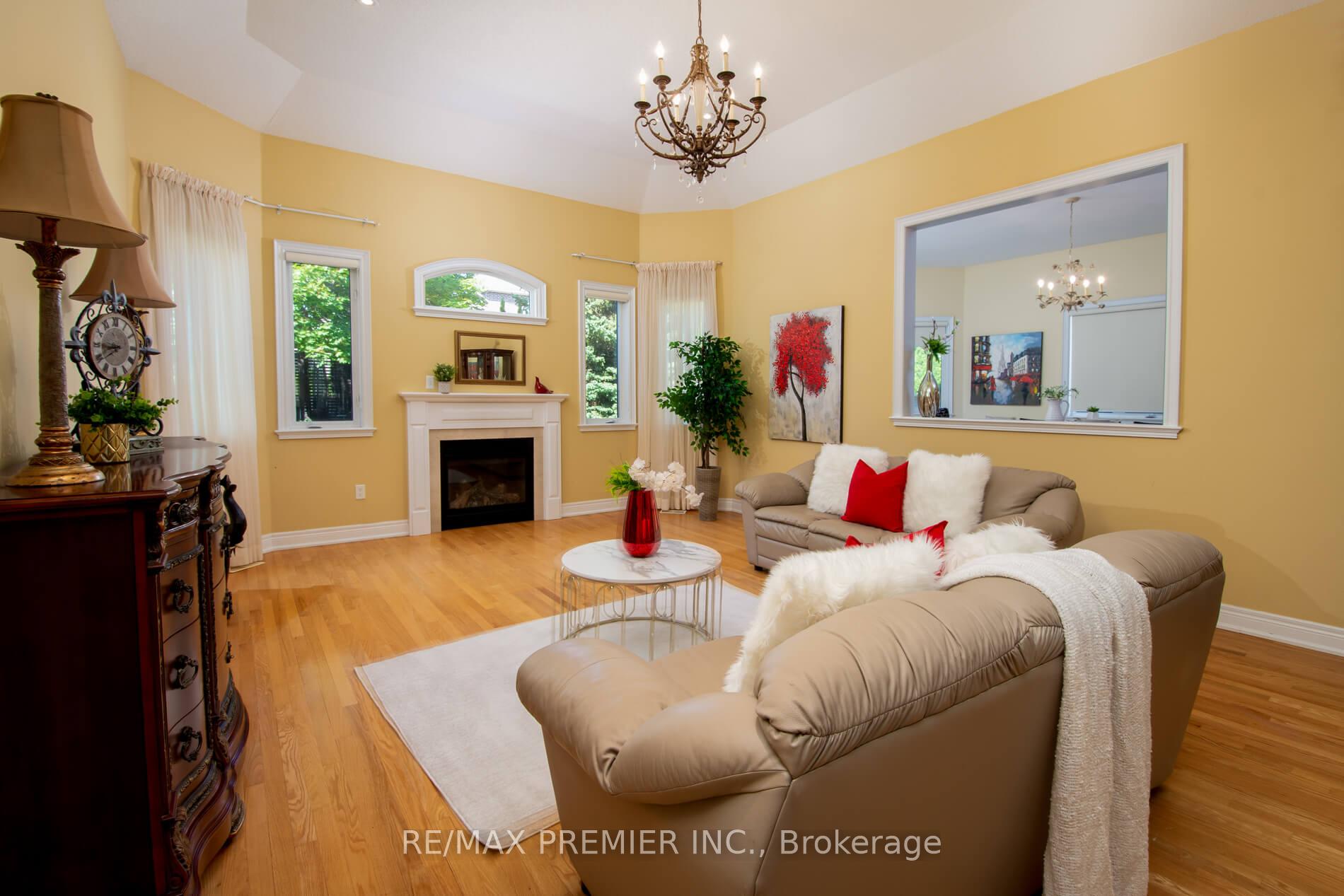 Photo 11 of 28 Timberwood Drive, Vaughan, Sonoma Heights — HOMEH