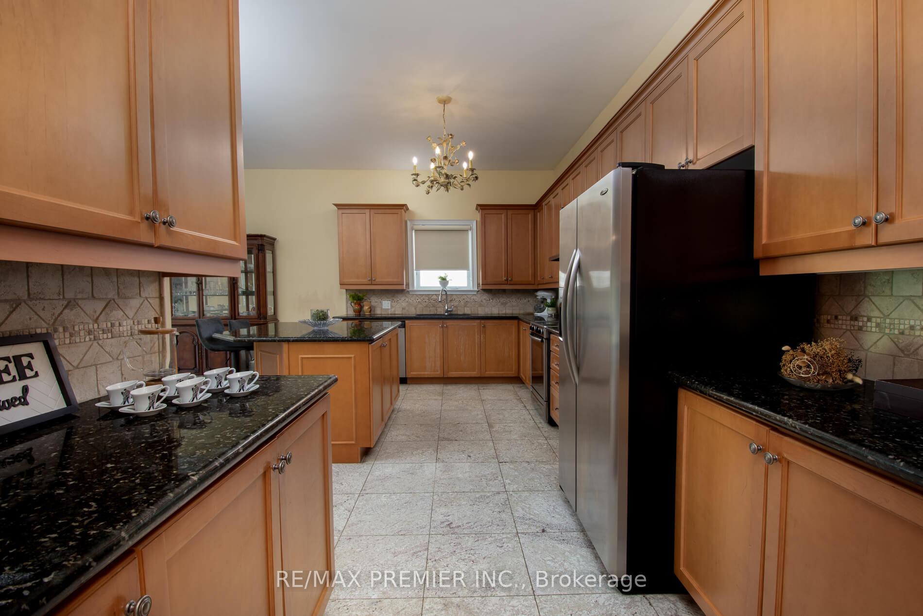 Photo 13 of 28 Timberwood Drive, Vaughan, Sonoma Heights — HOMEH