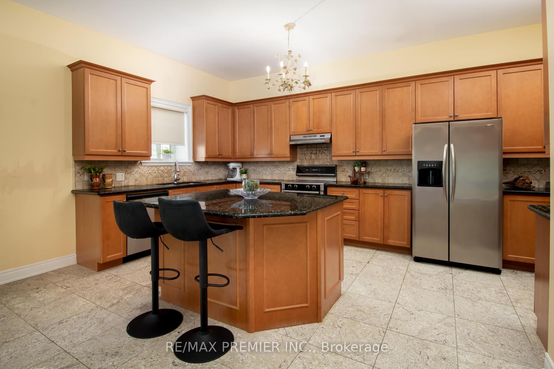 Photo 16 of 28 Timberwood Drive, Vaughan, Sonoma Heights — HOMEH