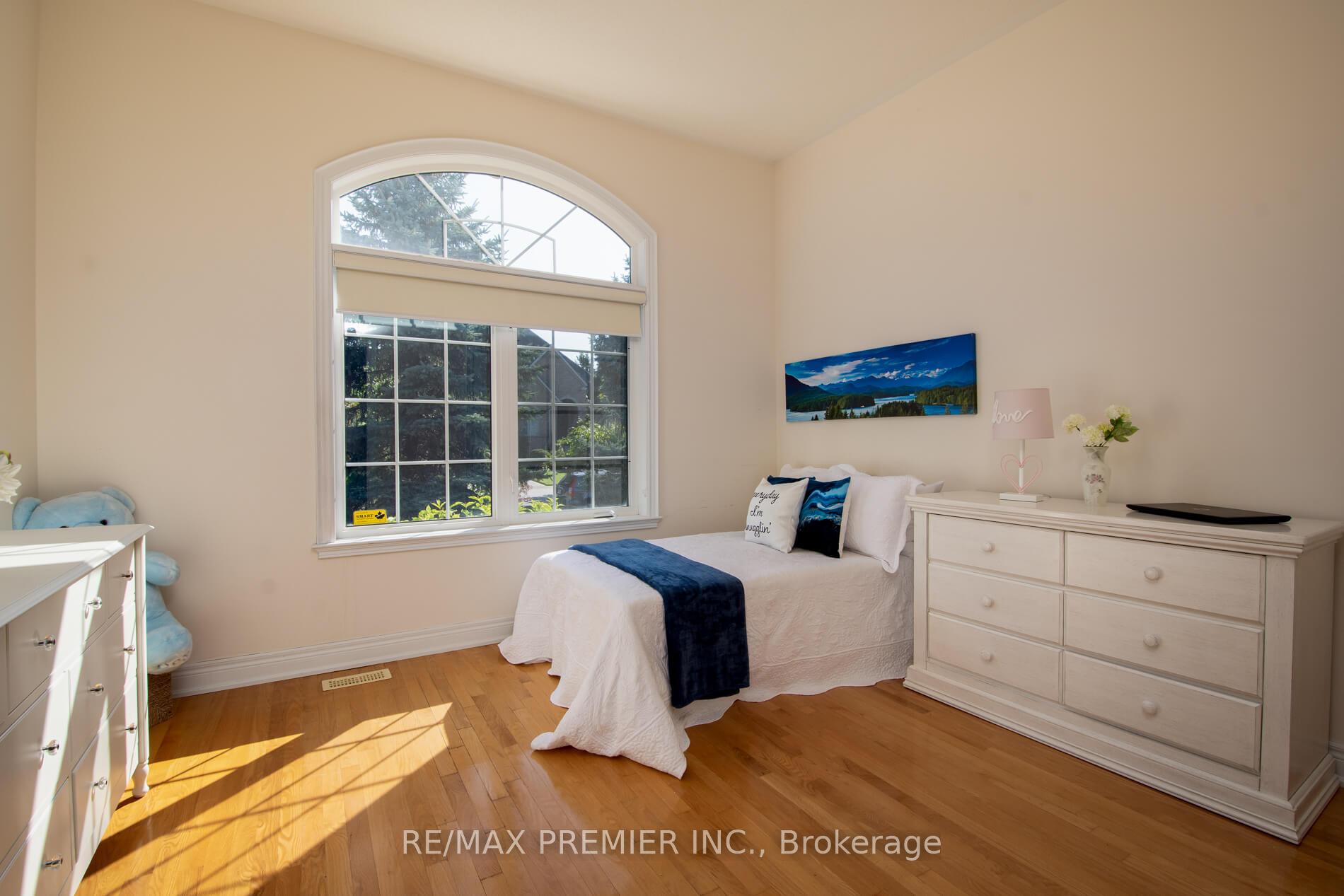 Photo 24 of 28 Timberwood Drive, Vaughan, Sonoma Heights — HOMEH
