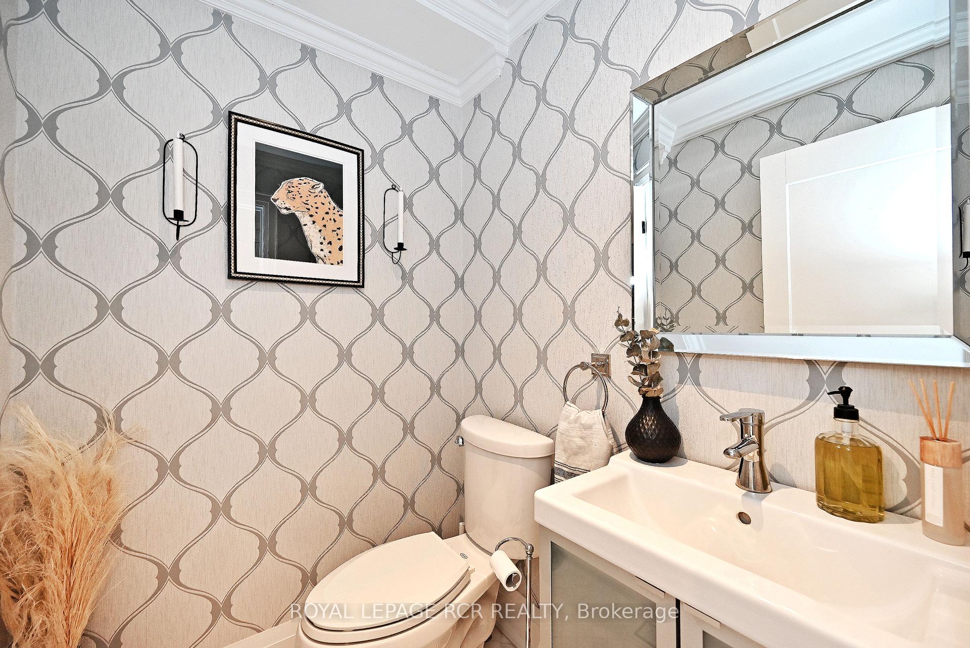 Photo 18 of 15 Hollingshead Drive, Aurora, Aurora Village — HOMEH