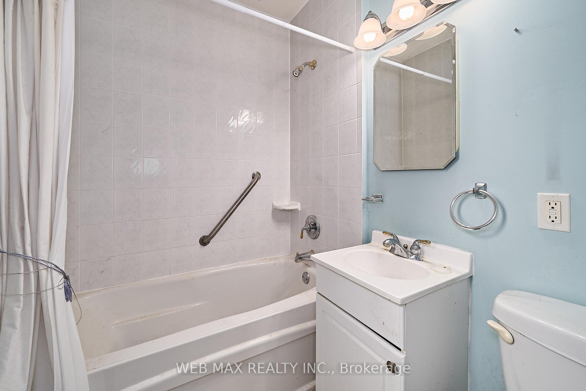 Photo 19 of 34 Scott Street, Whitby, Blue Grass Meadows — HOMEH