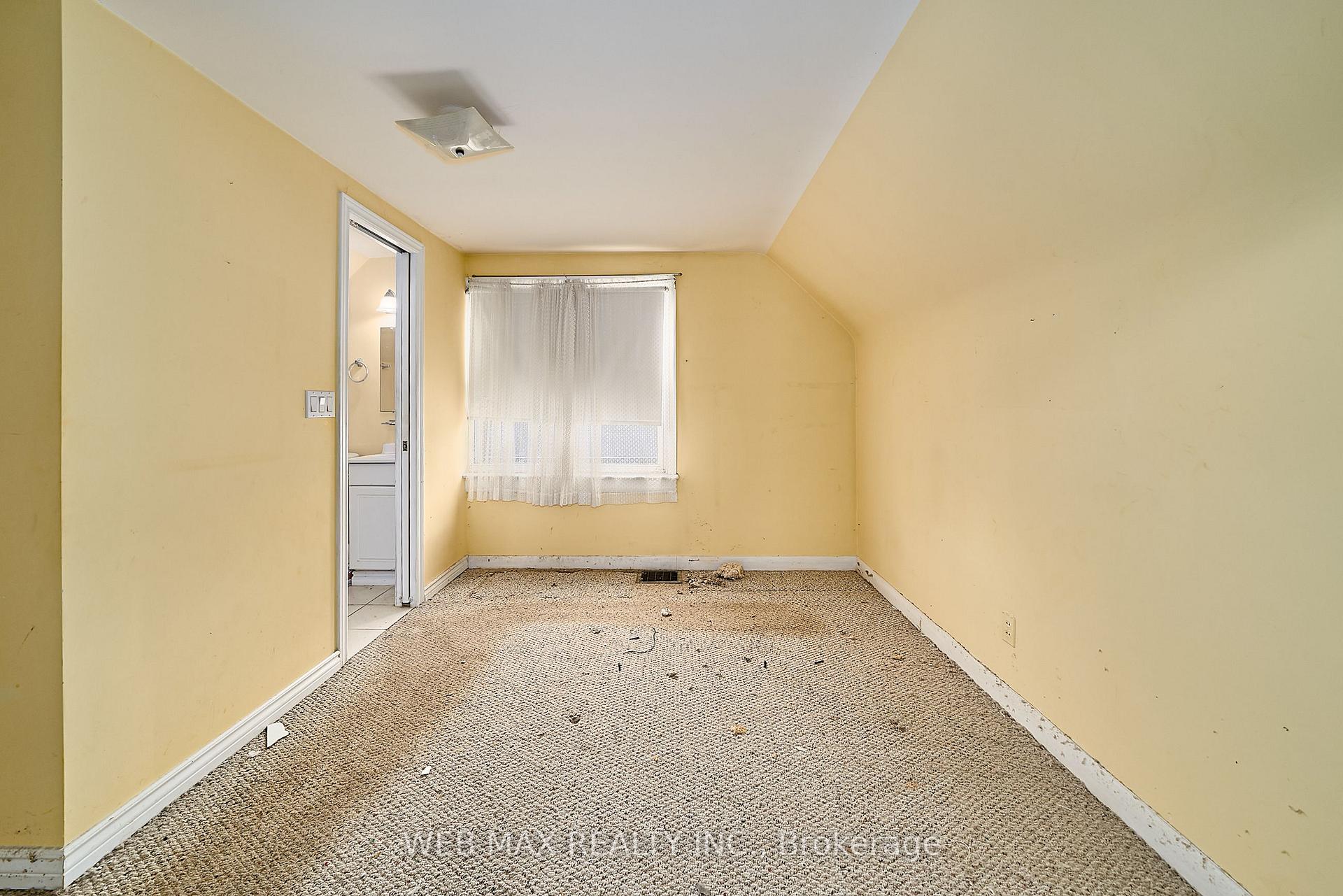 Photo 25 of 34 Scott Street, Whitby, Blue Grass Meadows — HOMEH
