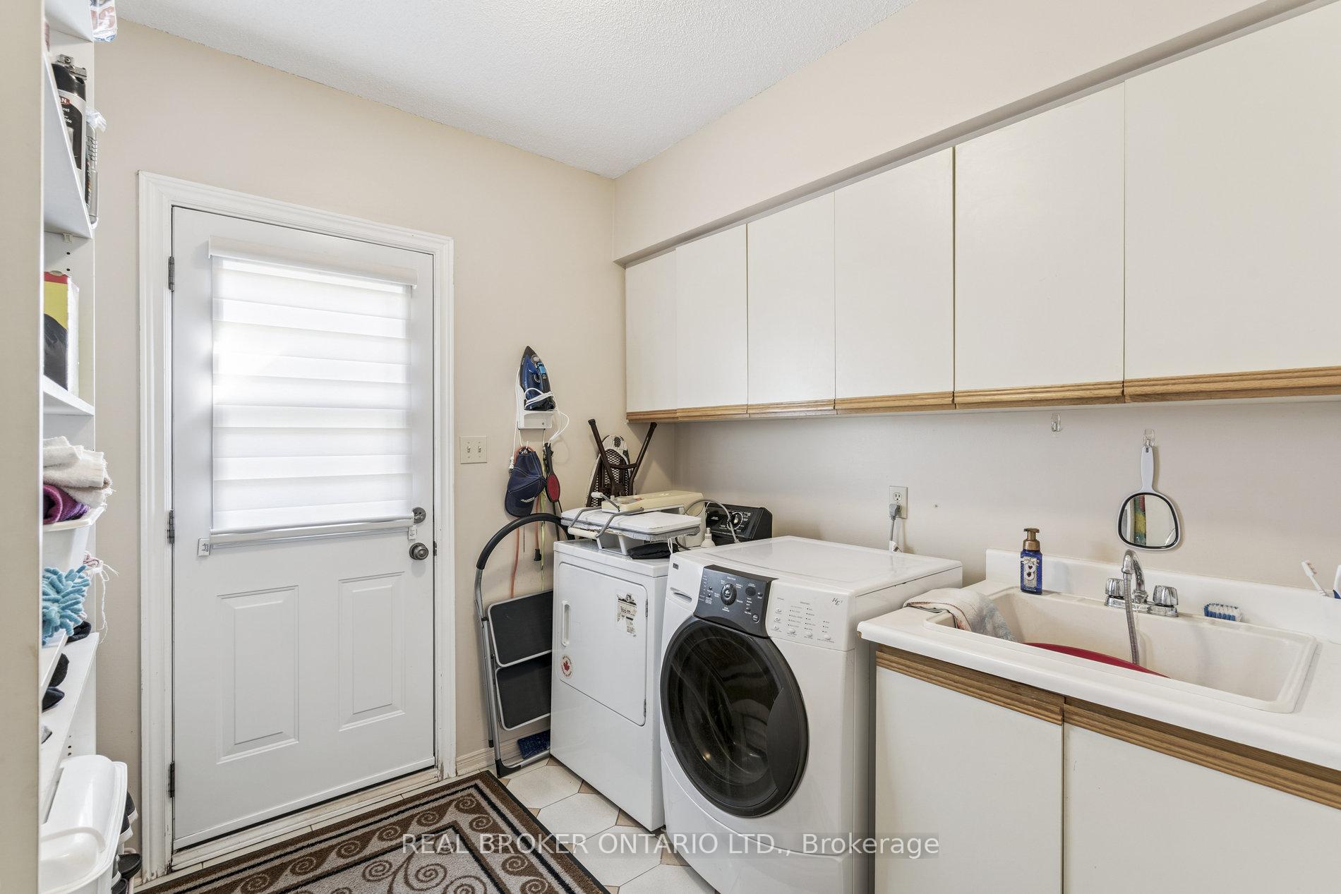 Photo 20 of 435 Aberdeen Avenue, Vaughan, East Woodbridge — HOMEH
