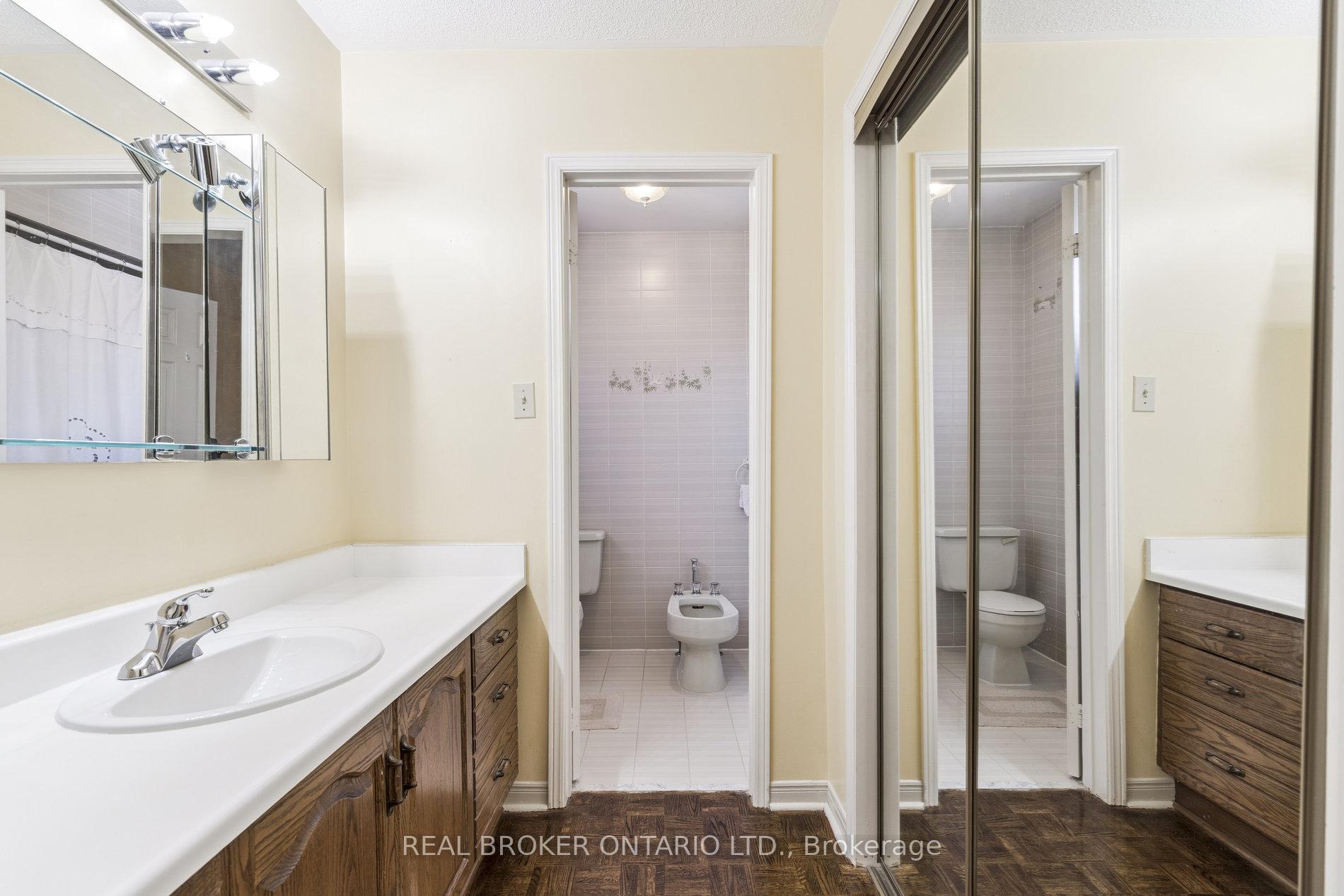 Photo 25 of 435 Aberdeen Avenue, Vaughan, East Woodbridge — HOMEH