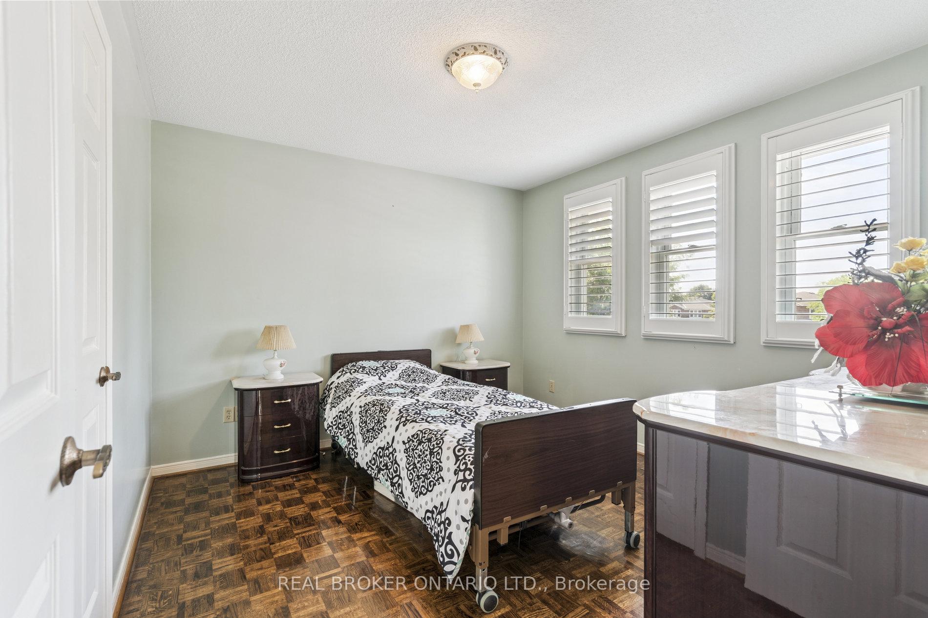 Photo 31 of 435 Aberdeen Avenue, Vaughan, East Woodbridge — HOMEH