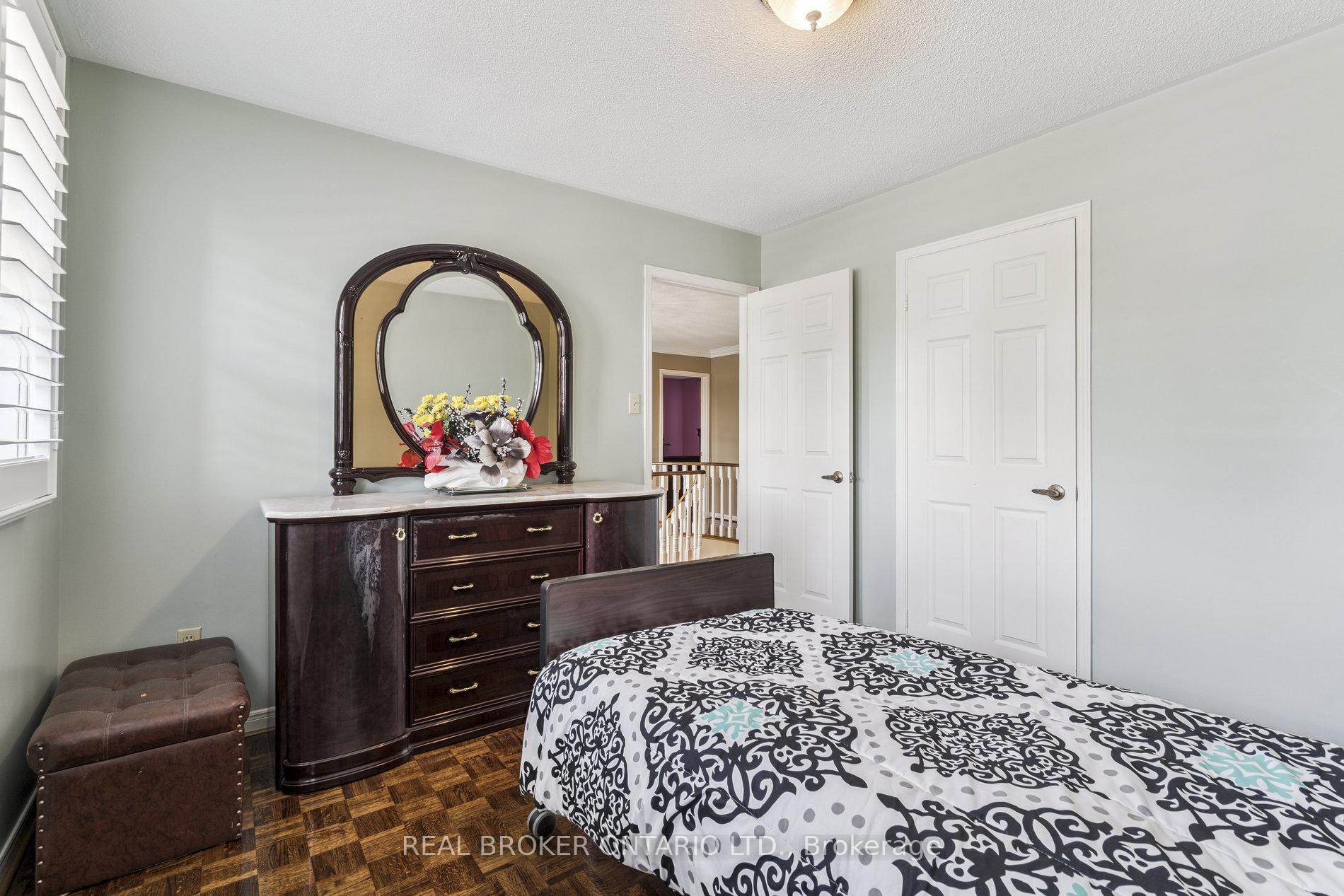 Photo 32 of 435 Aberdeen Avenue, Vaughan, East Woodbridge — HOMEH